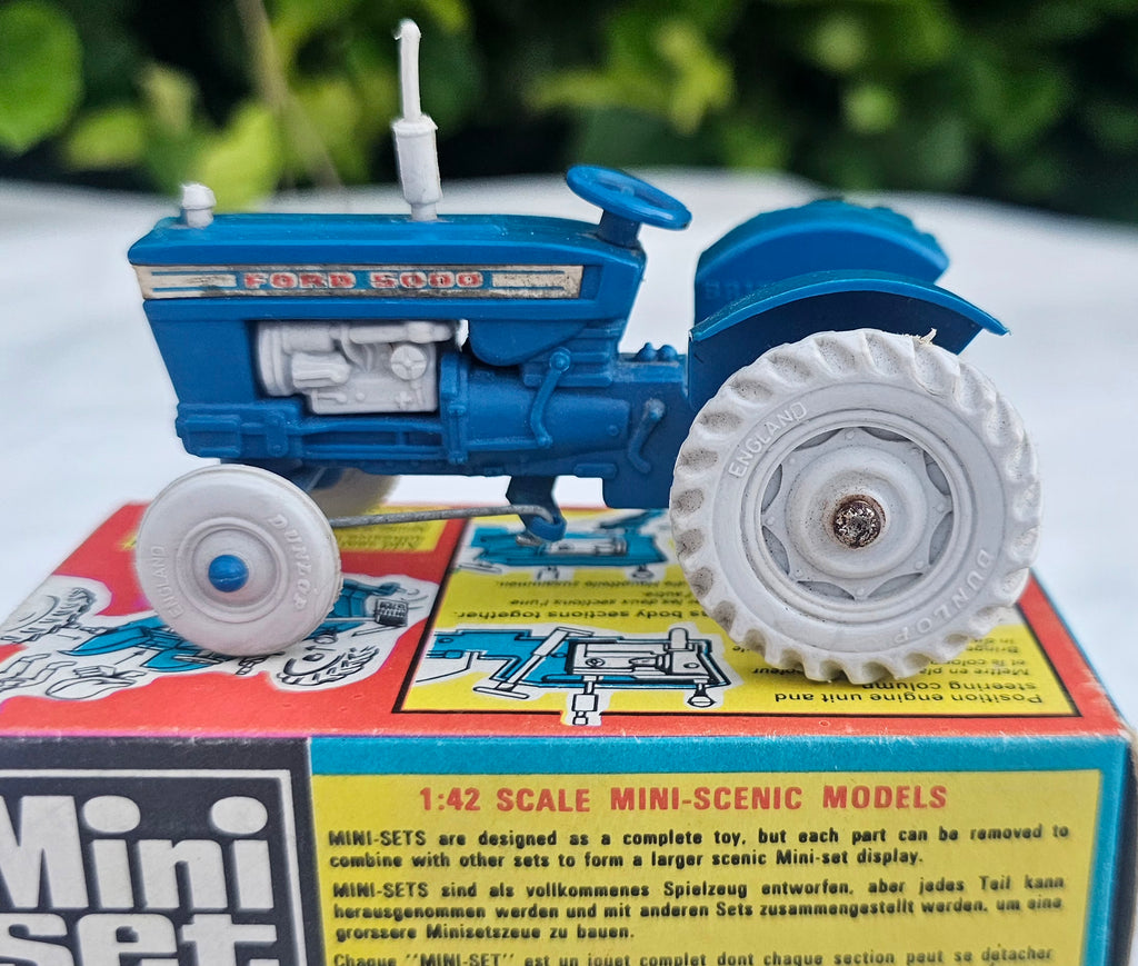 Britains Ford 5000 Tractor Mini Set Kit