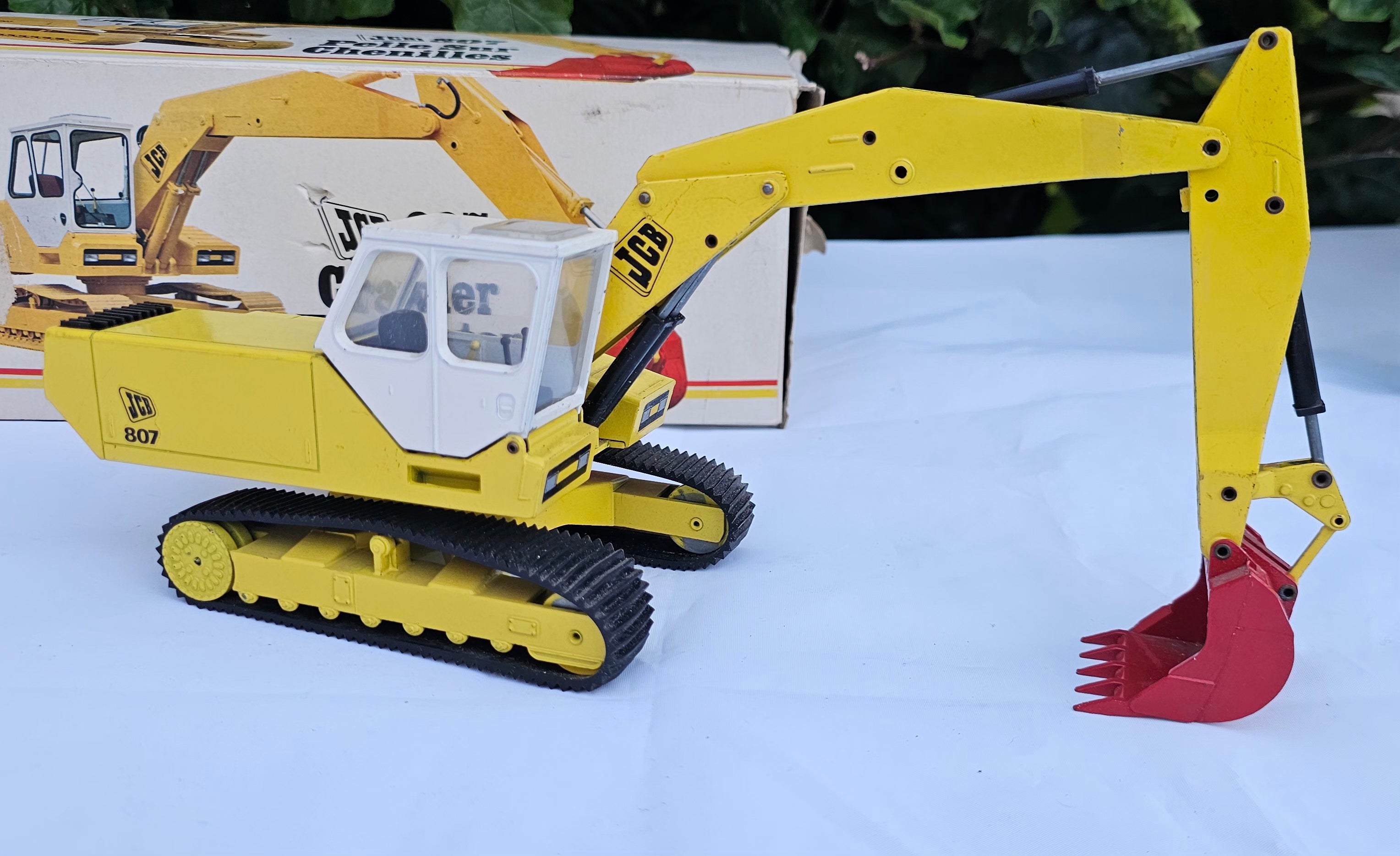NZG JCB 807 360 Digger