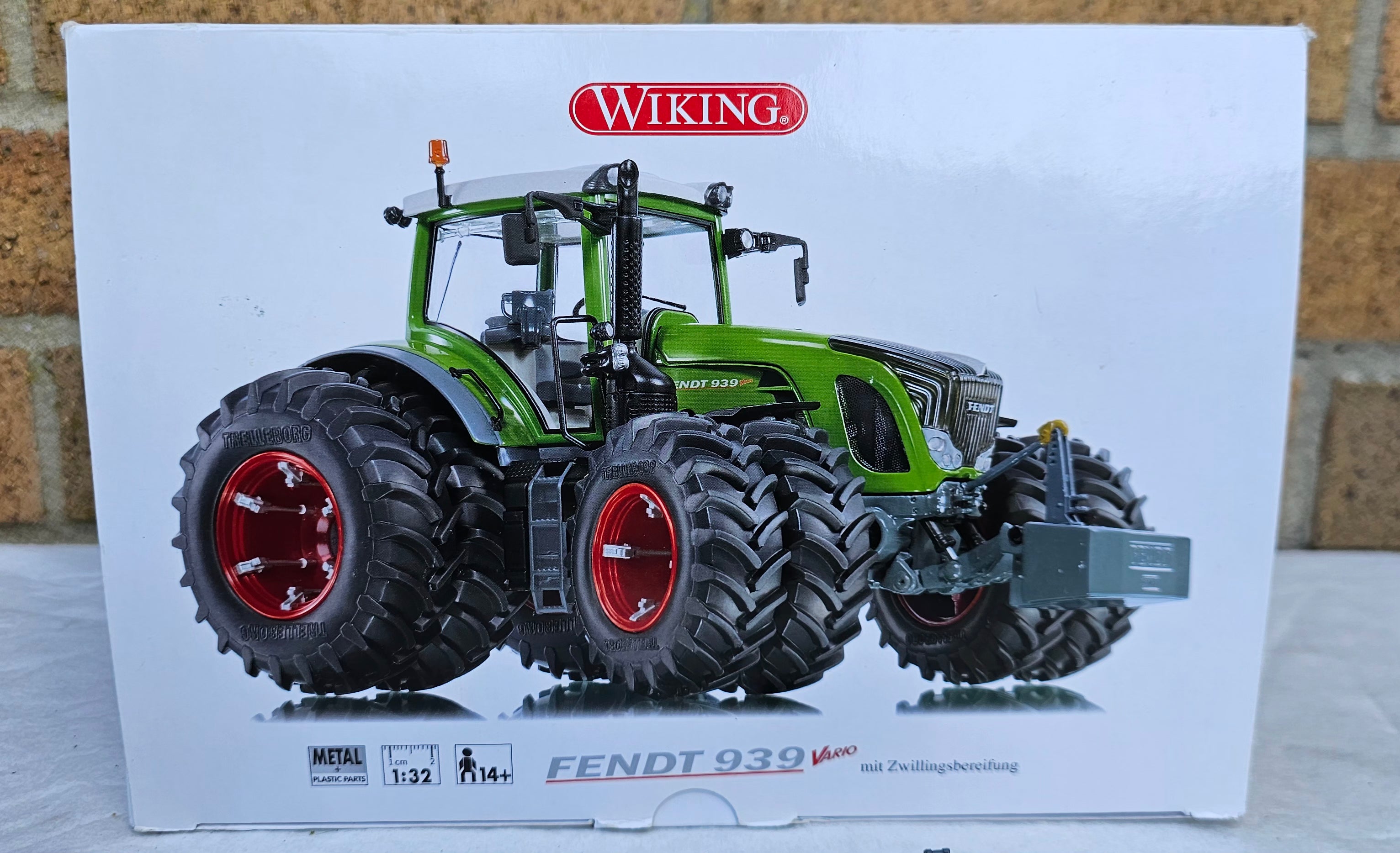 Wiking Fendt 939 Tractor With Dual Wheels