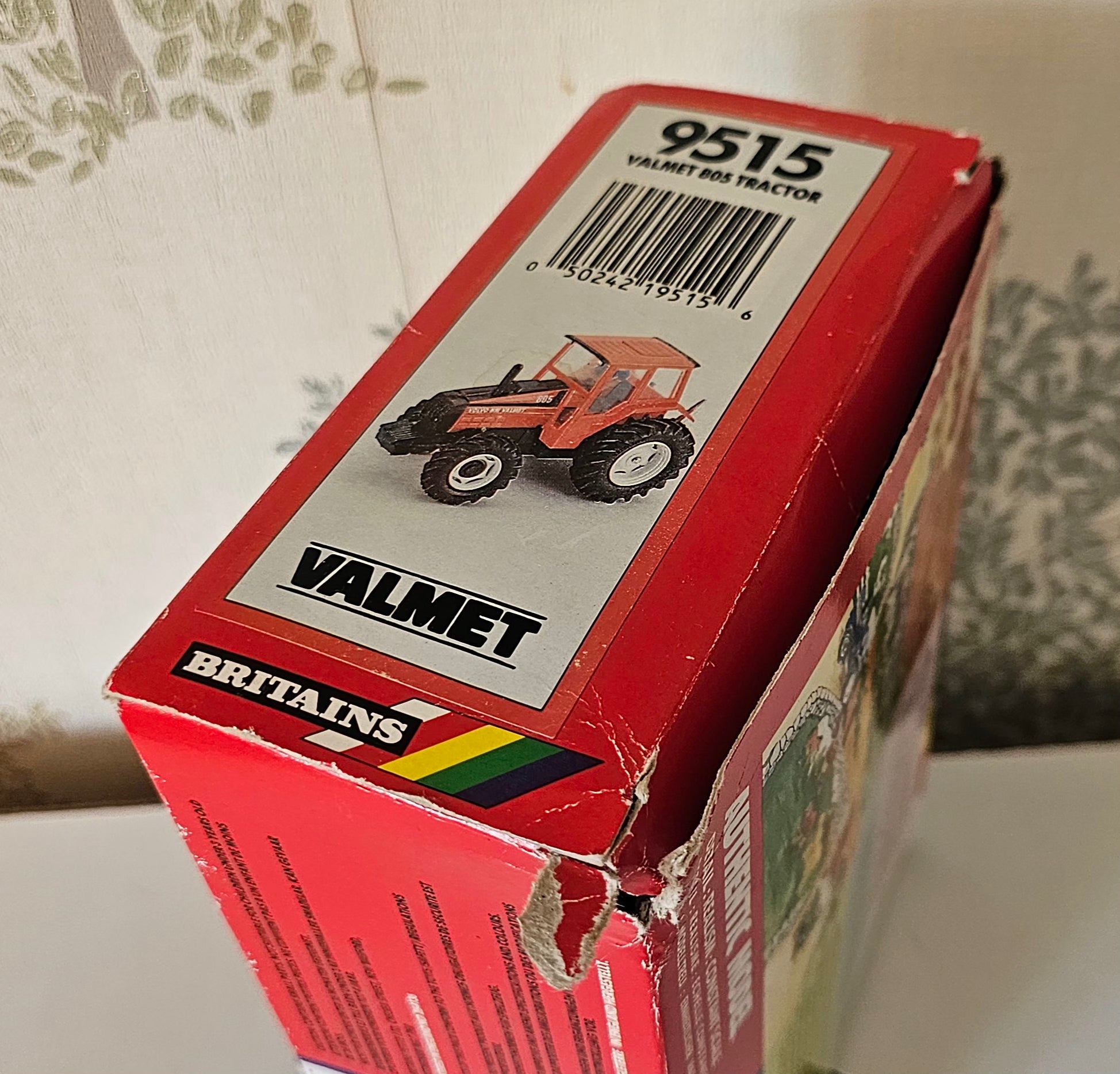 Britains Valmet 805 Tractor 9515