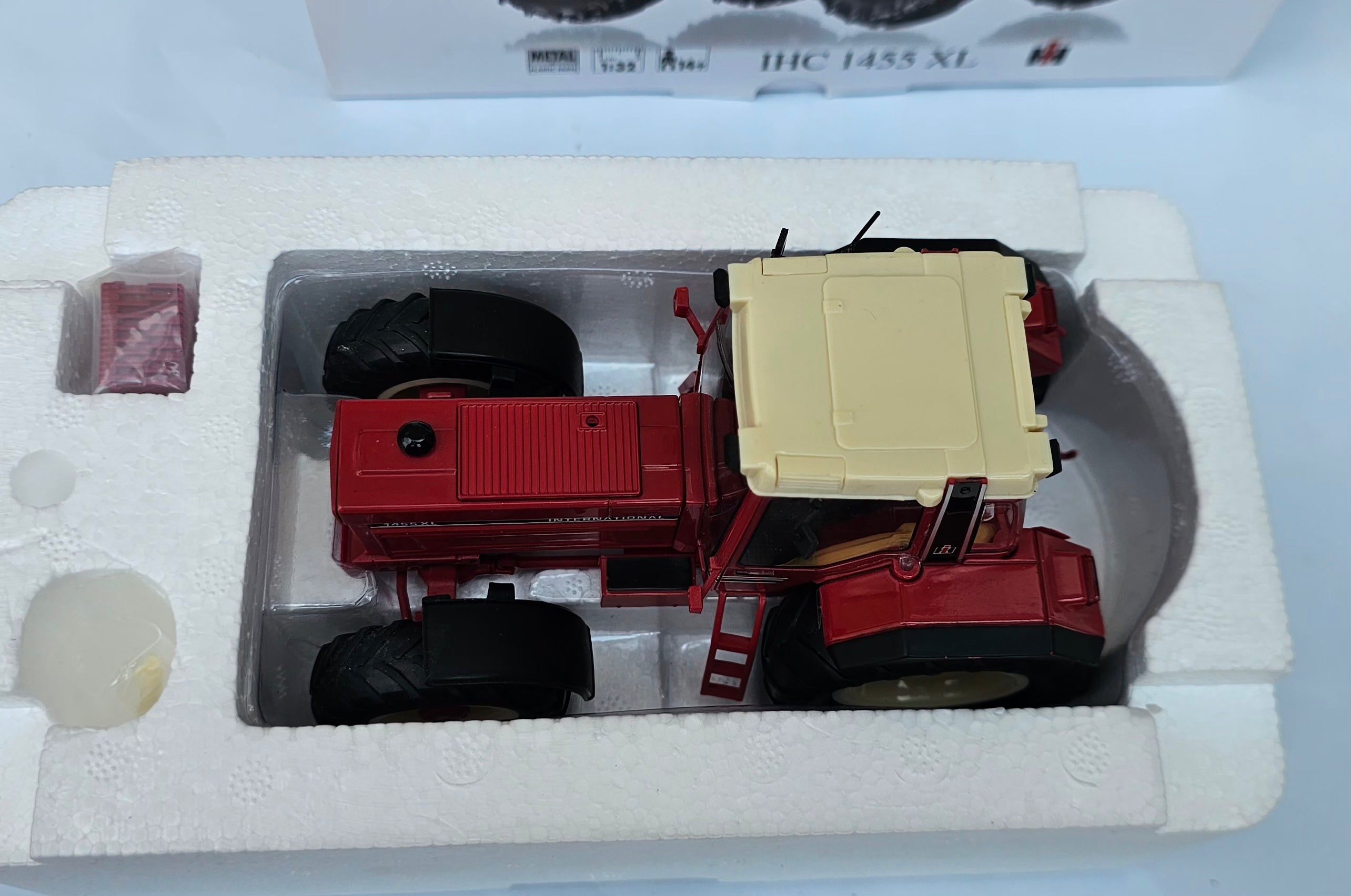 Wiking International IH 1455XL Tractor