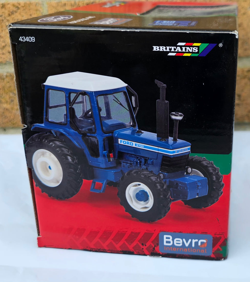 Britains Ford 8700 4wd Tractor 43409