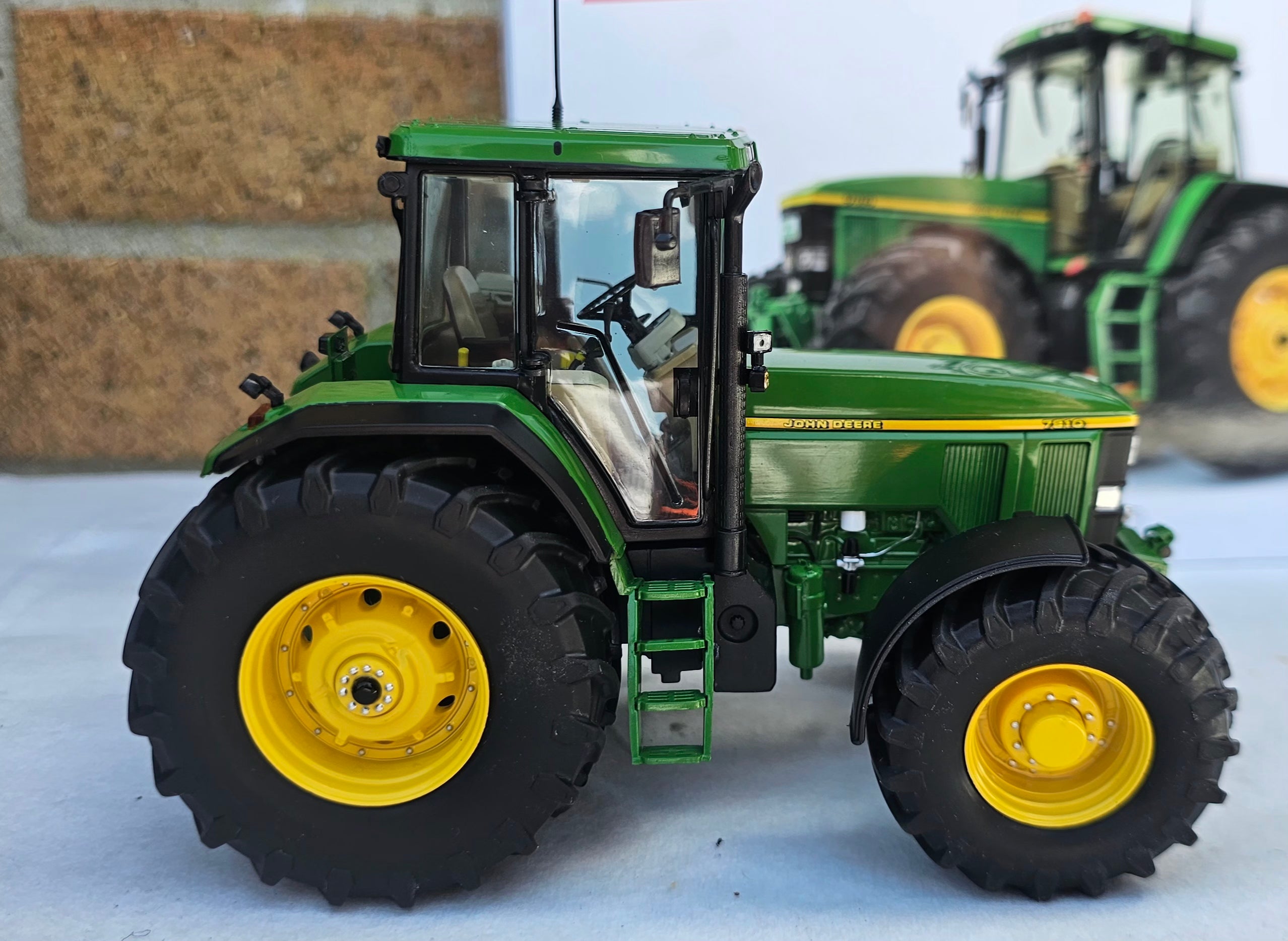 Schuco John Deere 7810 Tractor