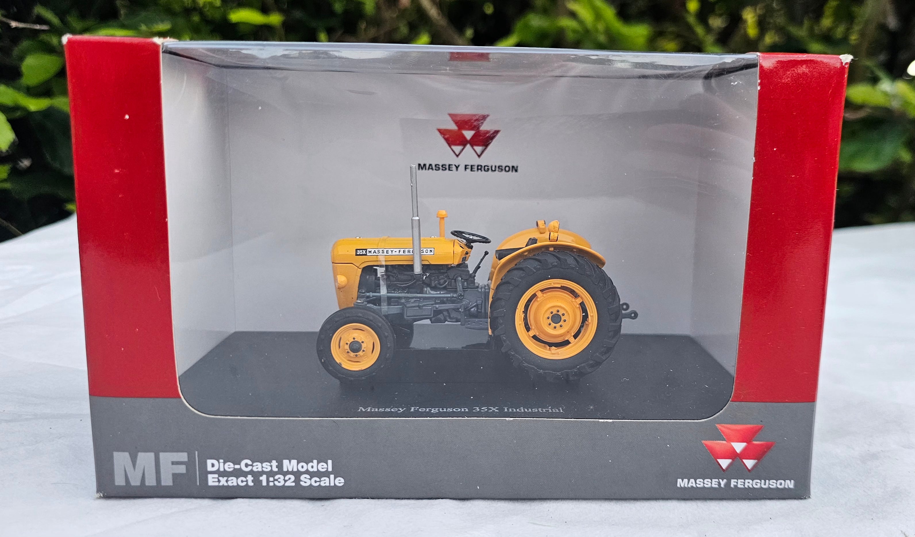 Universal Hobbies Massey Ferguson 35X Industrial Tractor UH2805