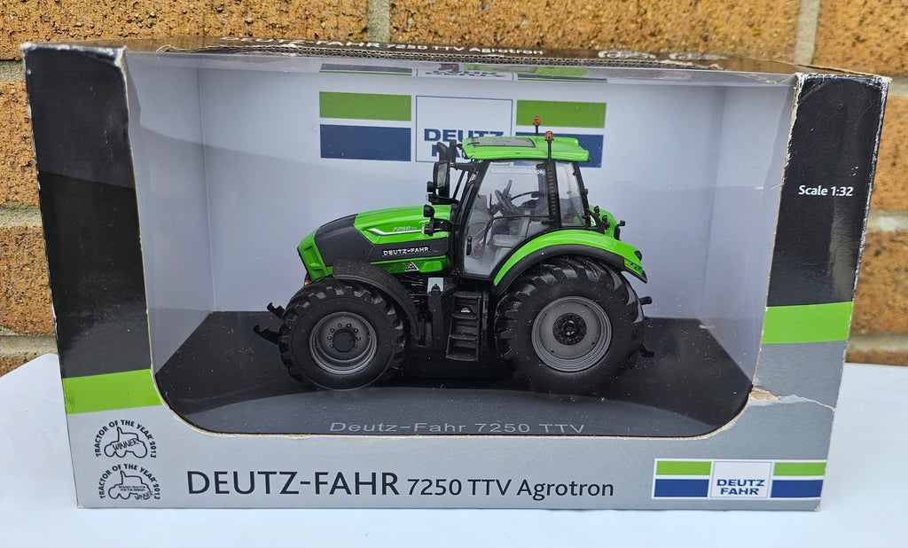 Universal Hobbies Deutz-Fahr 7250 TTV Agrotron Tractor