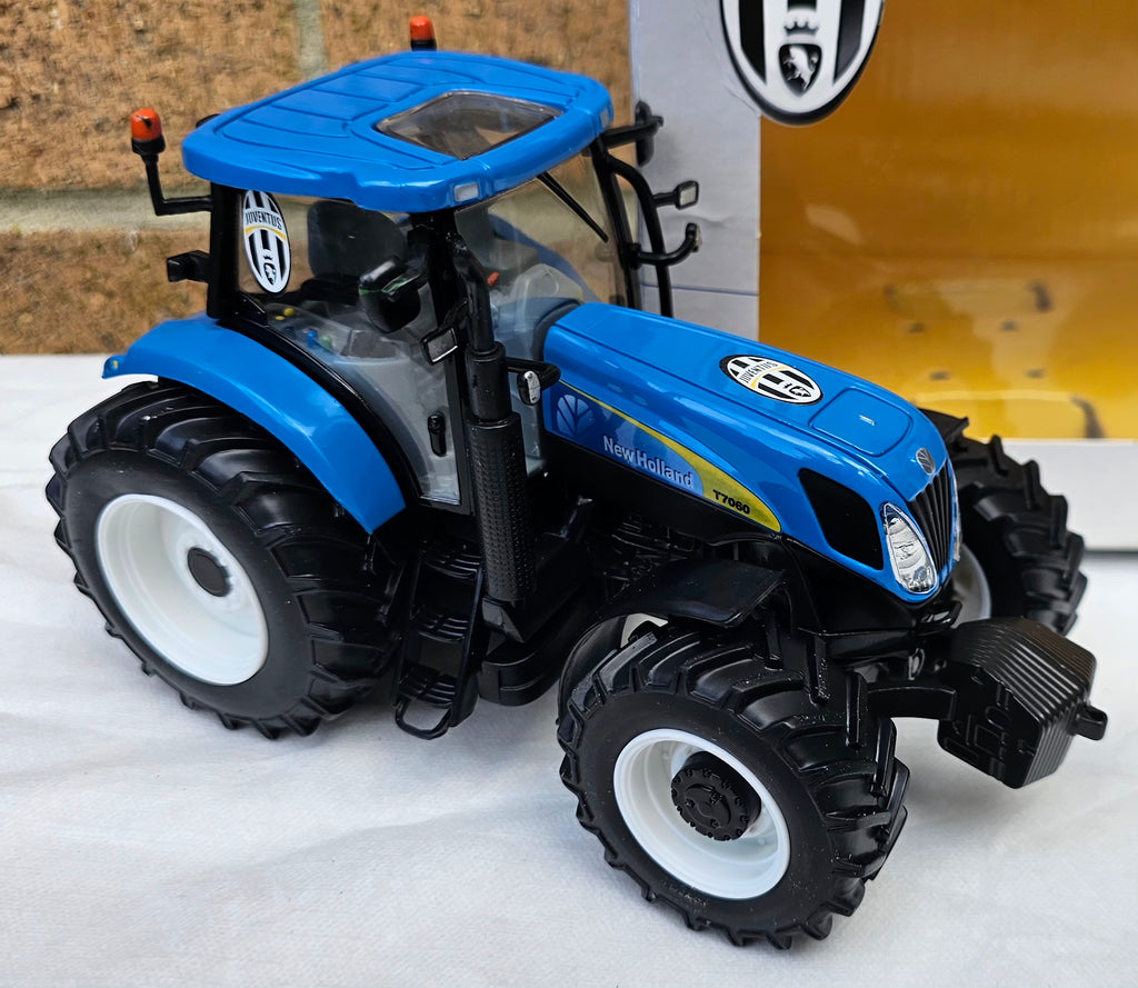 Britains New Holland T7060 Juventus Tractor