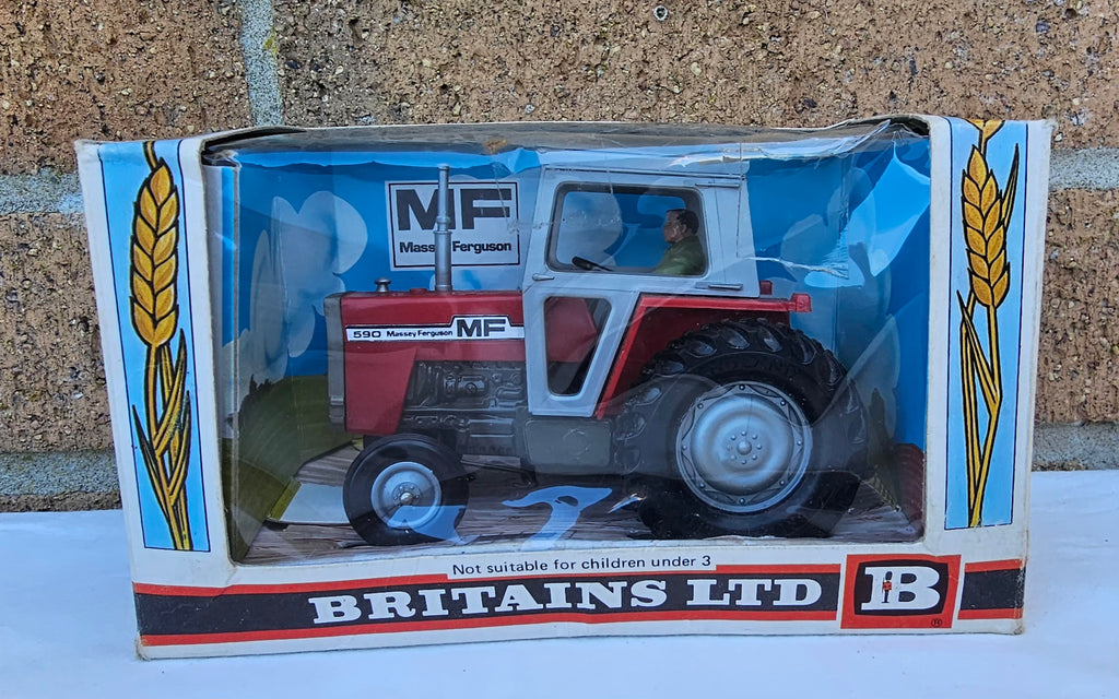 Britains Massey Ferguson 590 9522