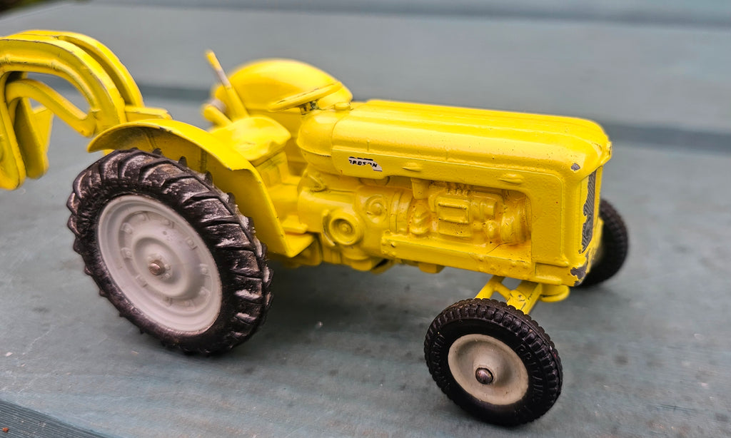 Britains Fordson Major Industrial Yellow With Shawnee Poole Dump Trailer 9630