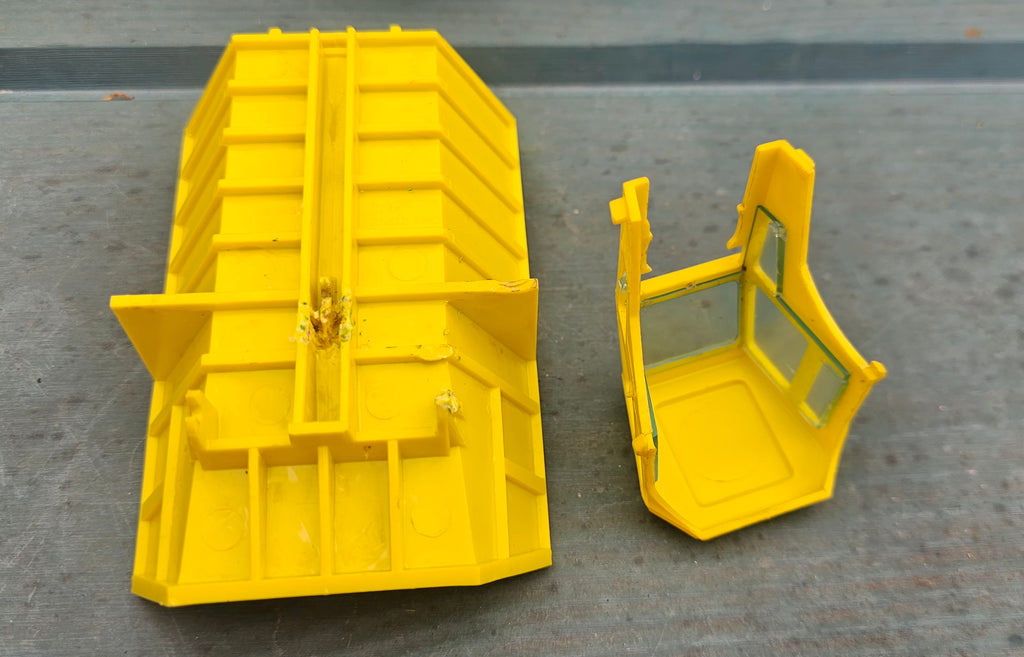 Britains Fordson Major Industrial Yellow With Shawnee Poole Dump Trailer 9630