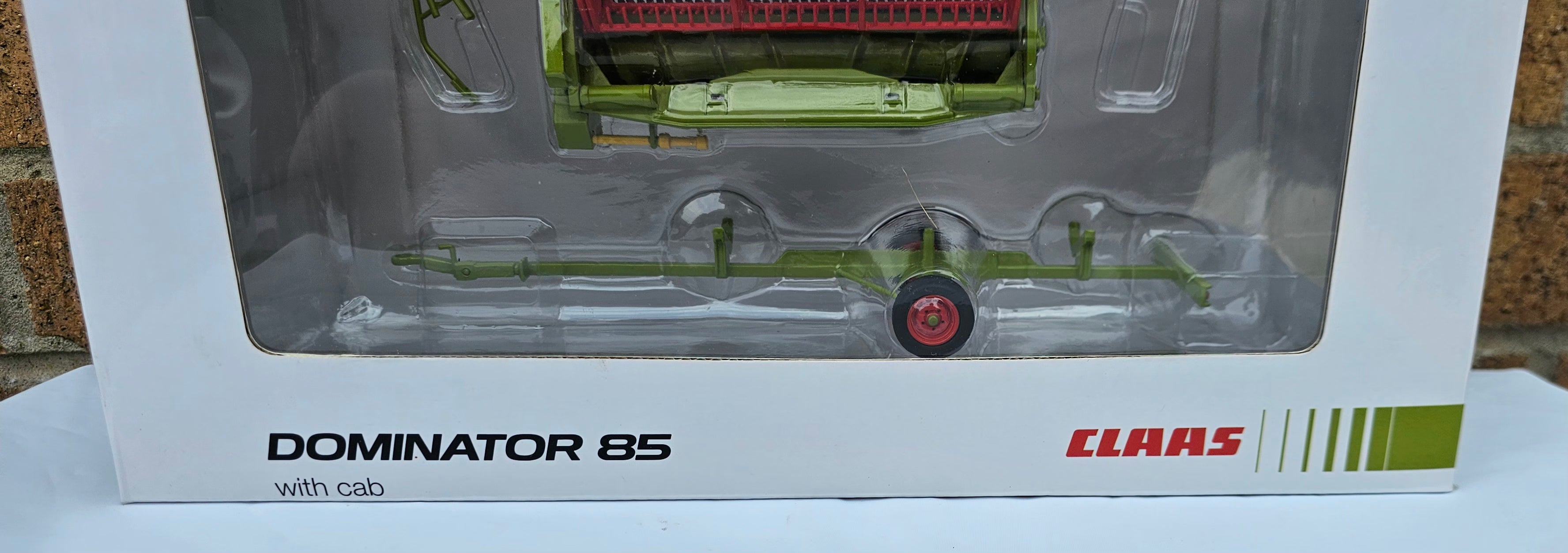 USK Claas Dominator 85 With Cab Dealer Box