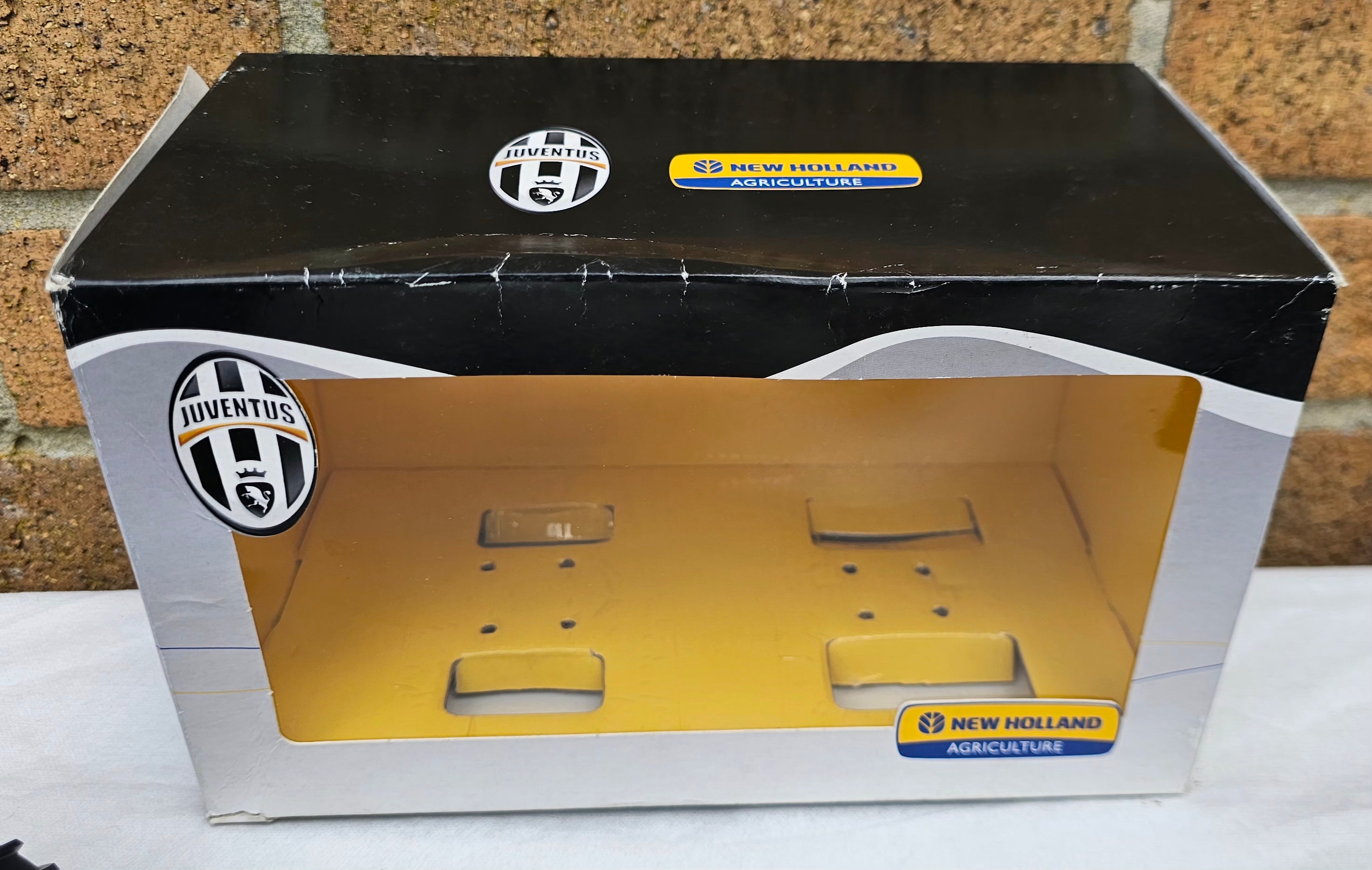 Britains New Holland T7060 Juventus Tractor