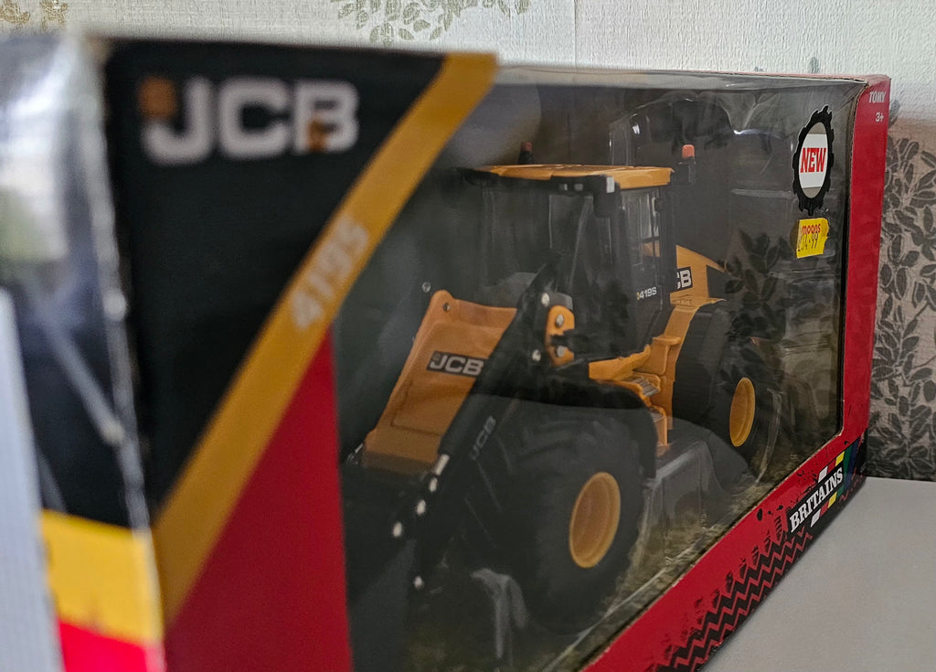 Britains JCB 4195 Wheeled Loading Shovel 43223