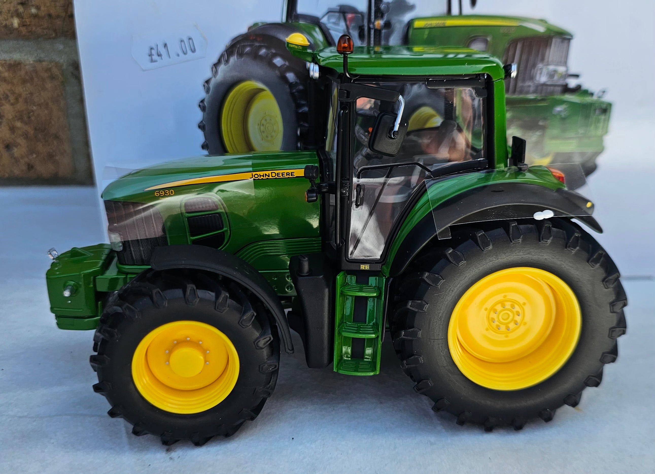 Wiking John Deere 6930 Tractor
