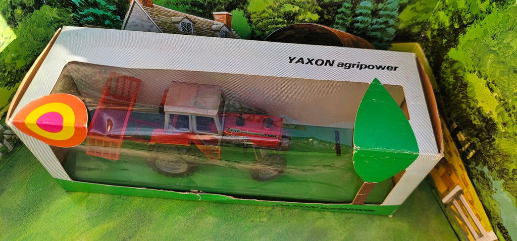 Yaxon Massey Ferguson 1134 Tractor With Pig Cage Set