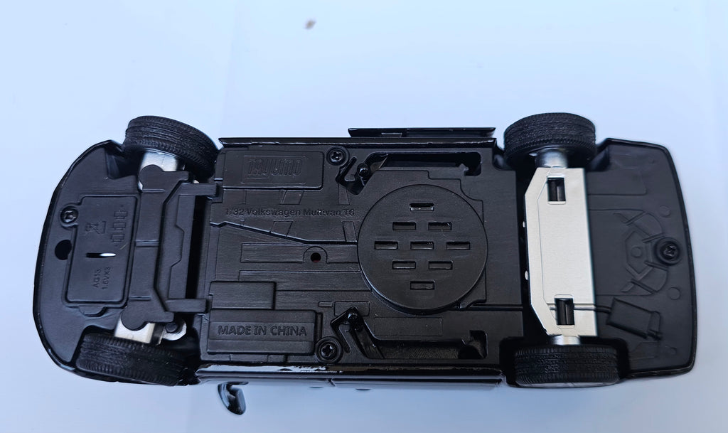 Tayumo 1/32 VW Transporter Van Diorama