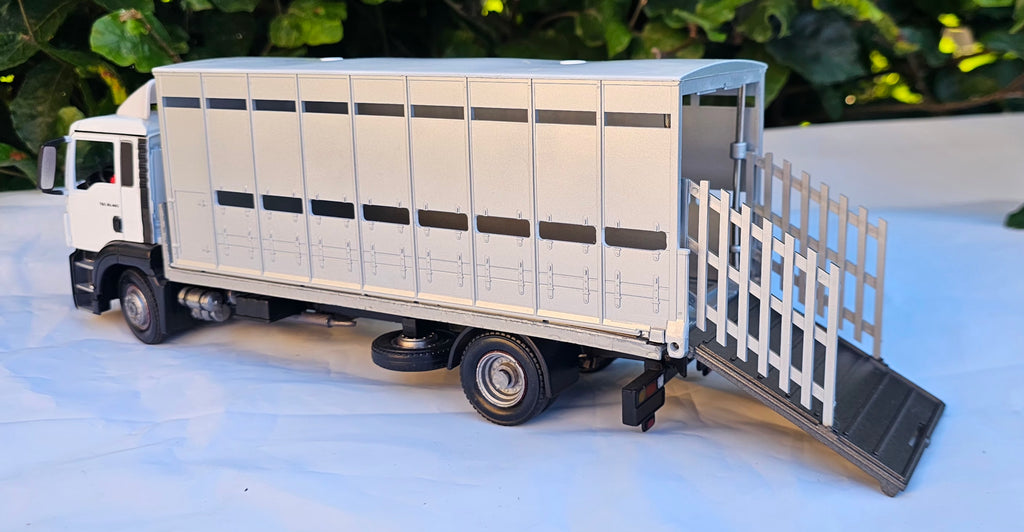 Britains Man Cattle Livestock Lorry Transporter Conversion