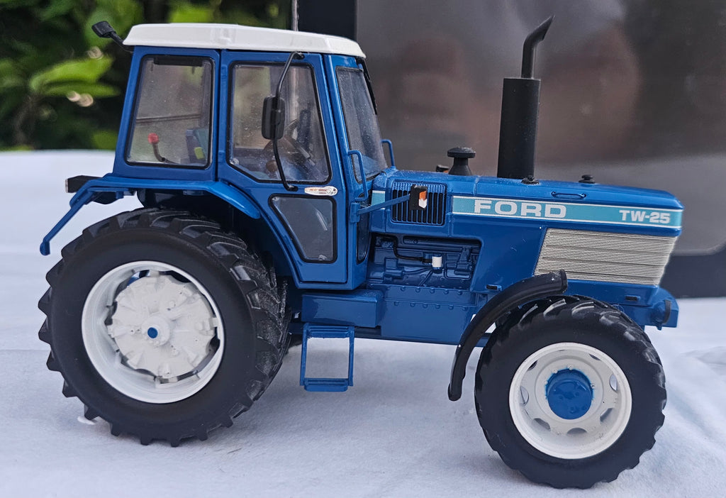 Marge Models Ford TW 25 Tractor Gen 1