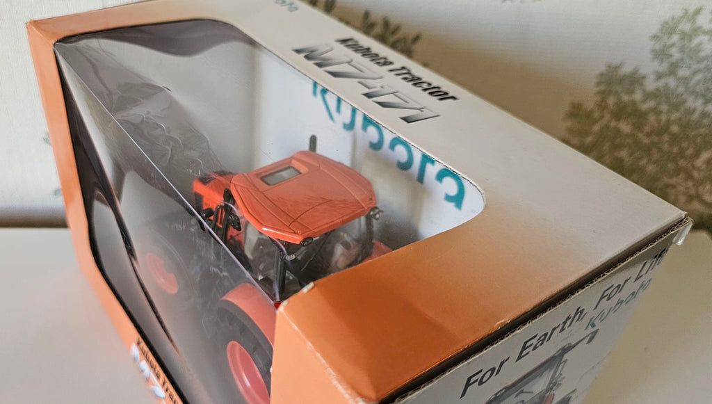 Universal Hobbies Kubota M7-171 Tractor