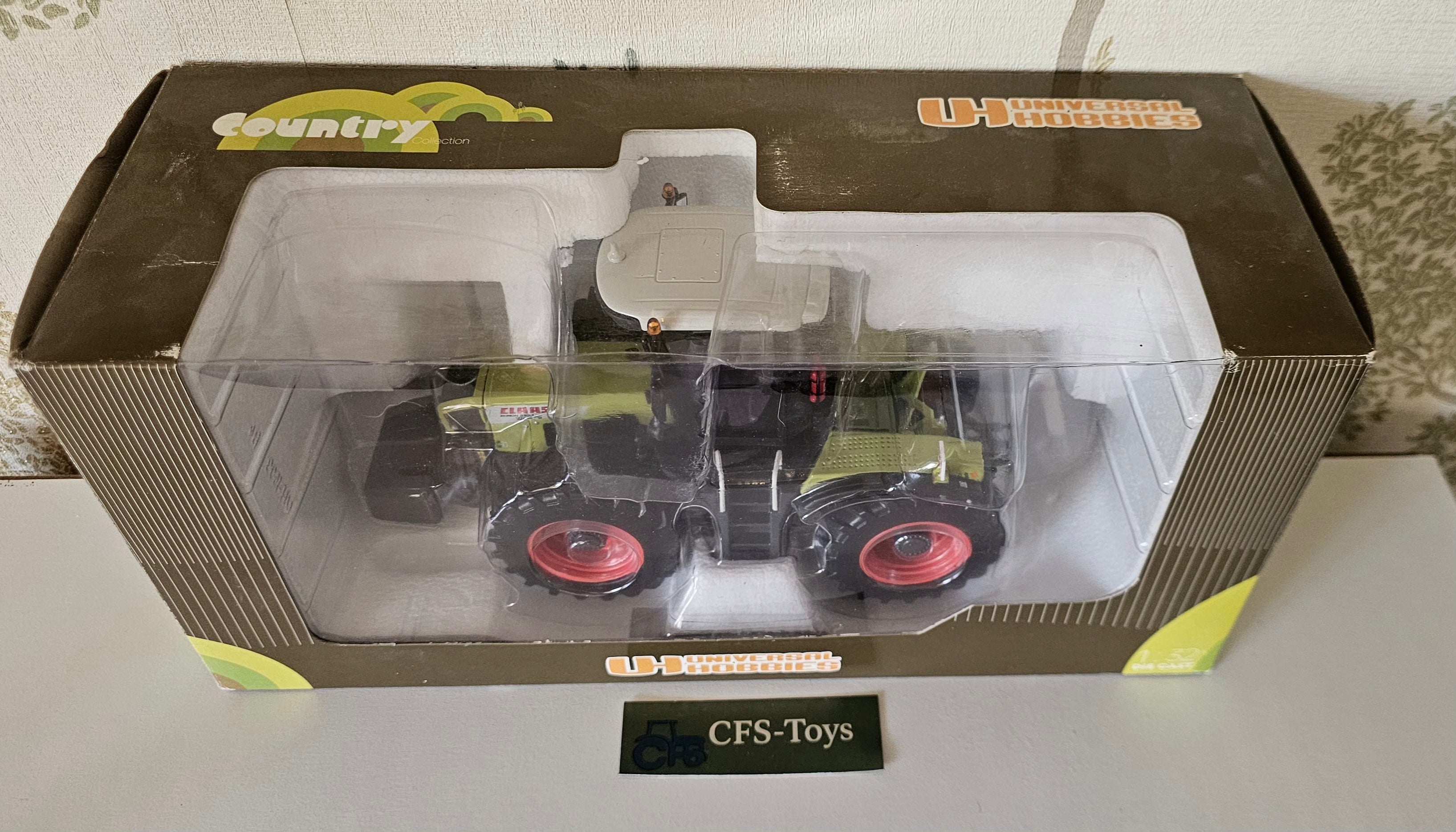Universal Hobbies CLAAS Xerion 3300 UH2670