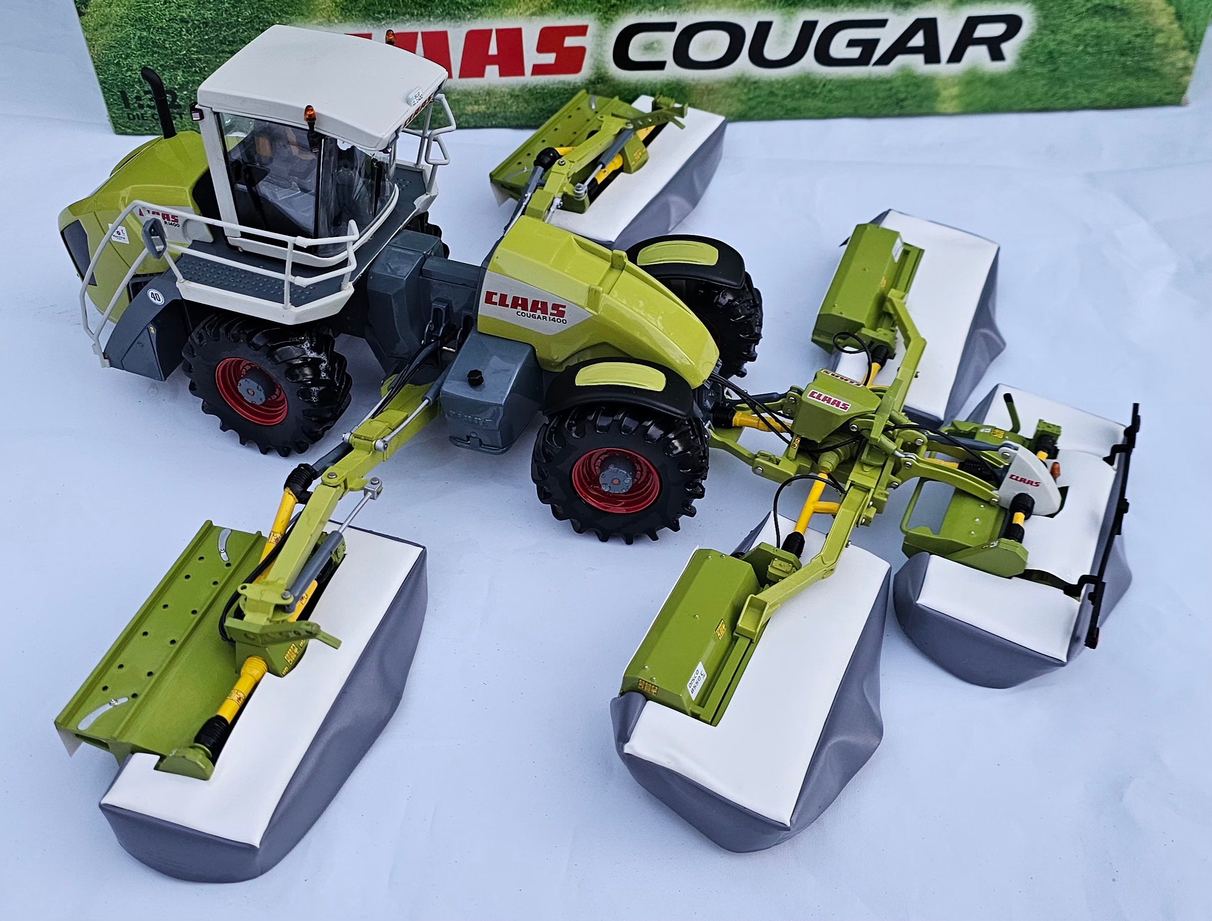Universal Hobbies Claas Cougar Mower