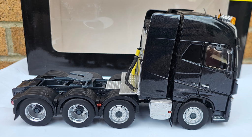 Marge Volvo Lorry 8X4 Tractor Unit
