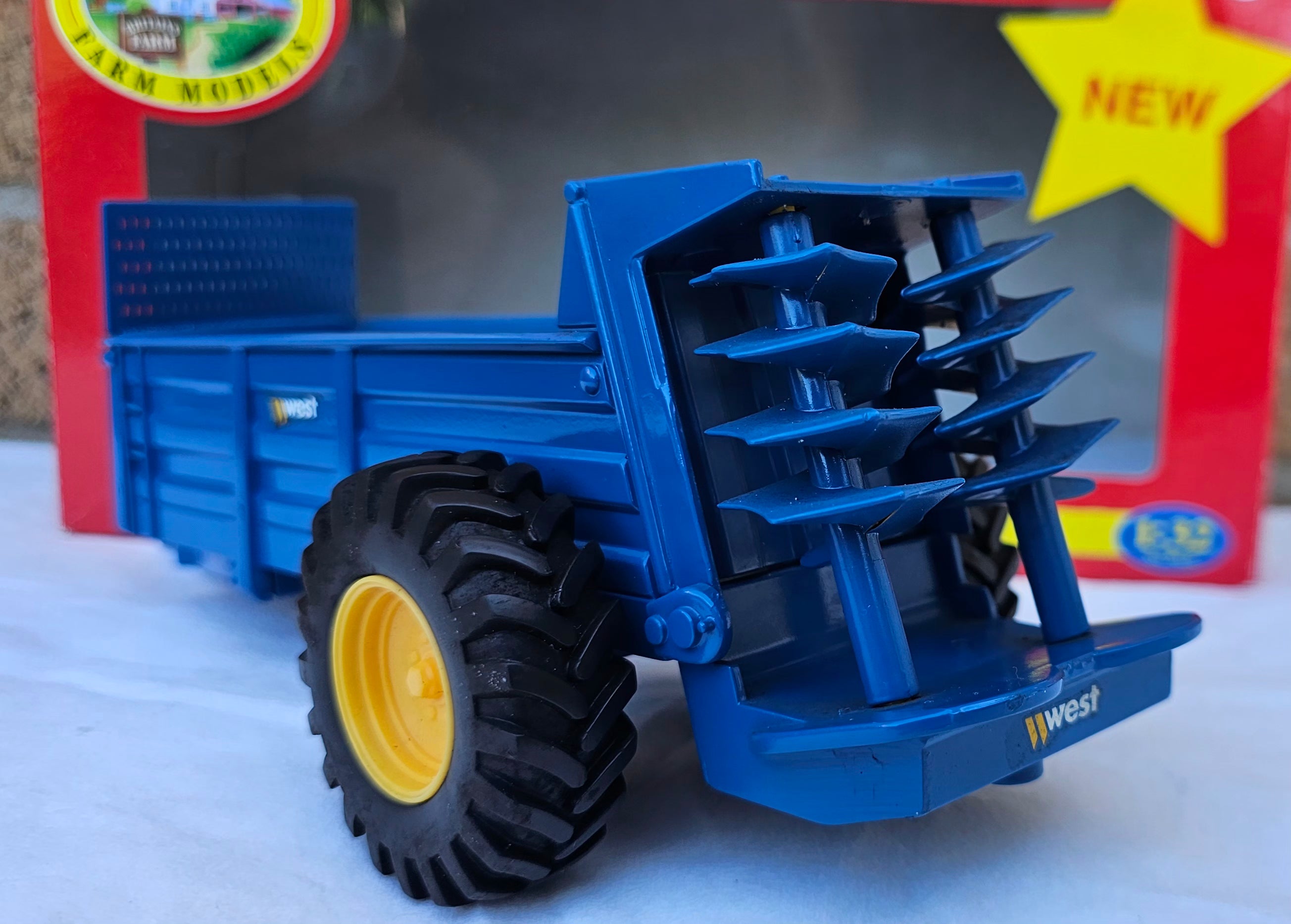 Britains West Conversion Manure Spreader S.D.FRATER