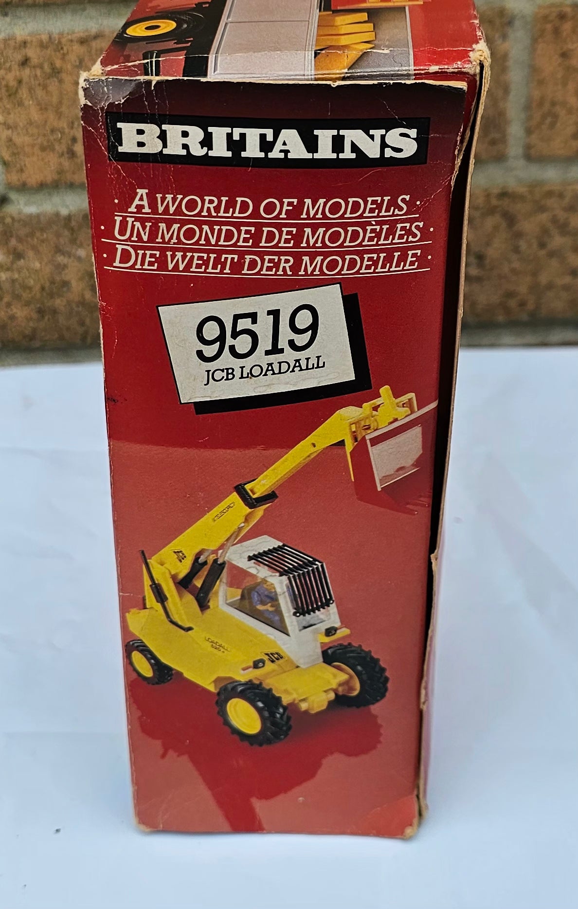 Britains JCB Loadall 9519