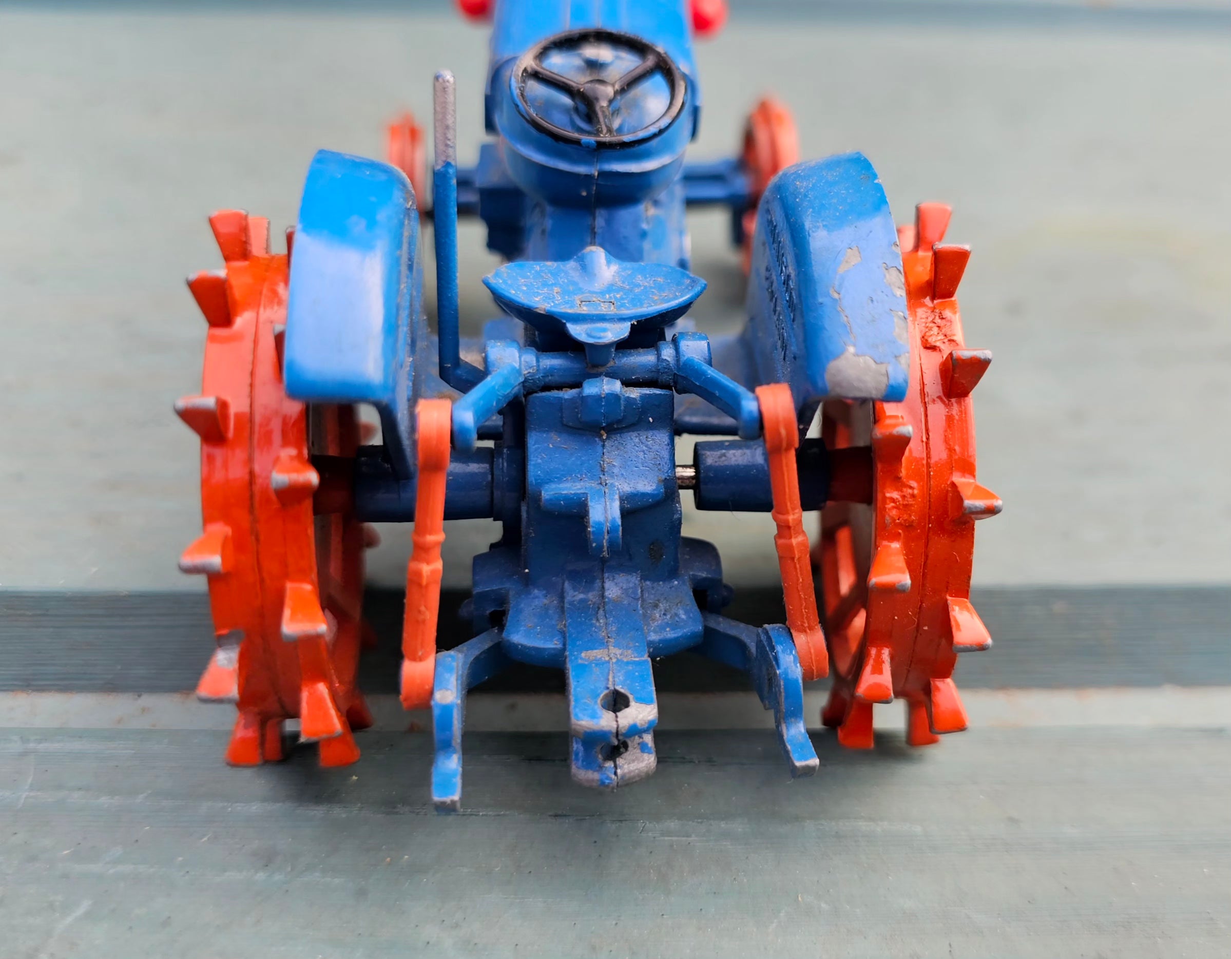 Britains Fordson Major 171F Tractor With Spaded Lug Wheels