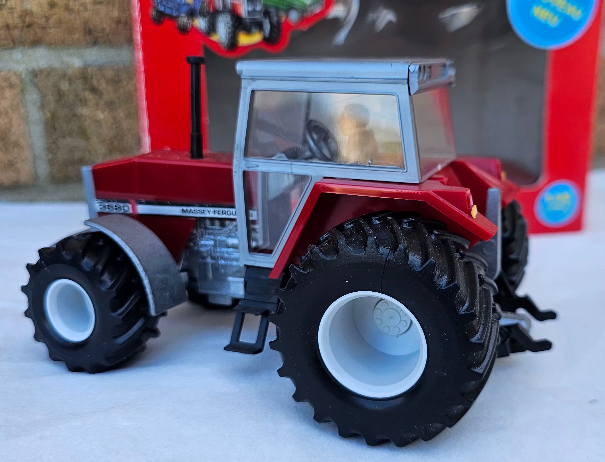 Britains Massey Ferguson 3680 With Floatation Tyres 9441 Factory Error