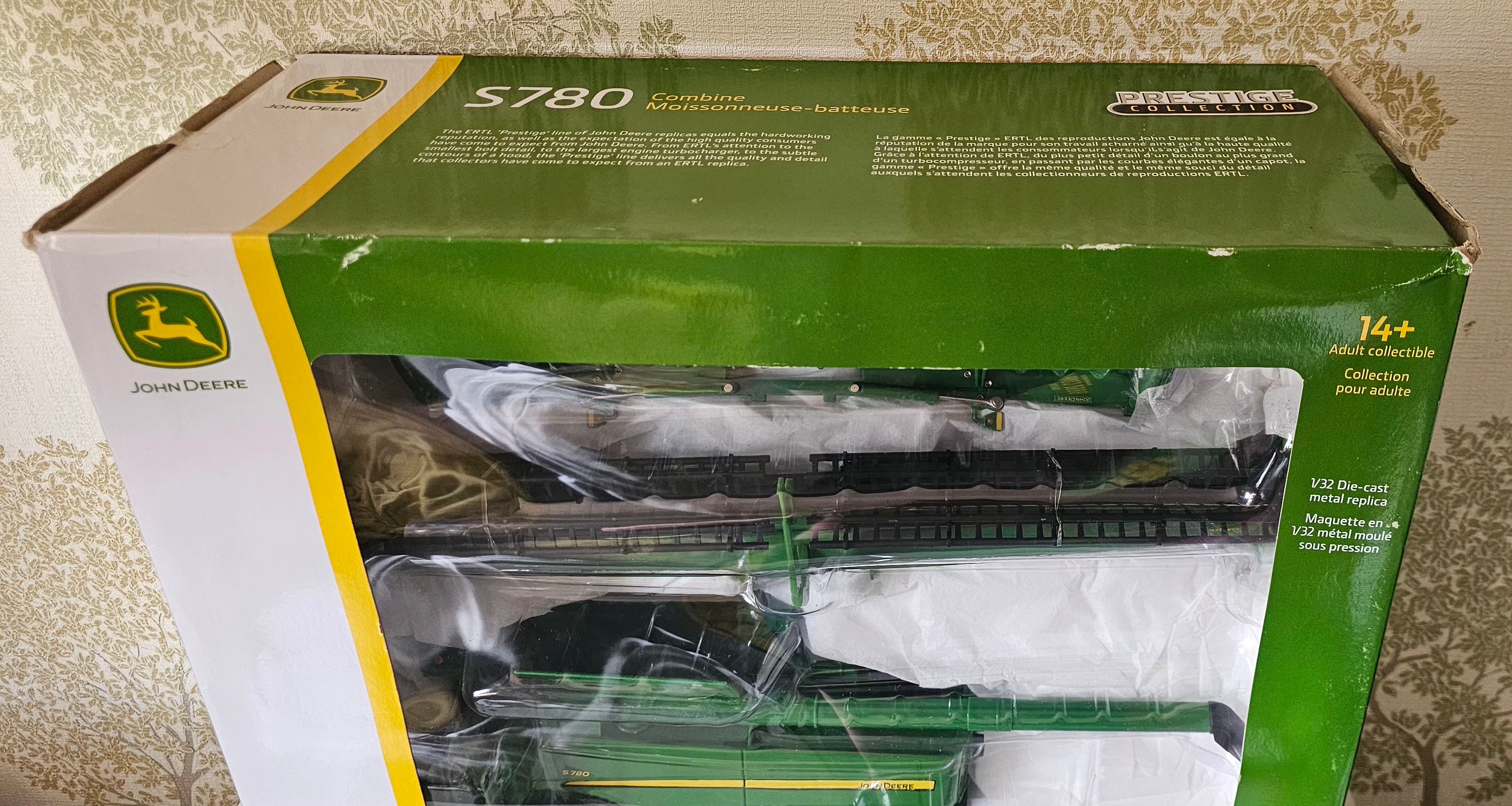 Ertl Prestige S780 Combine