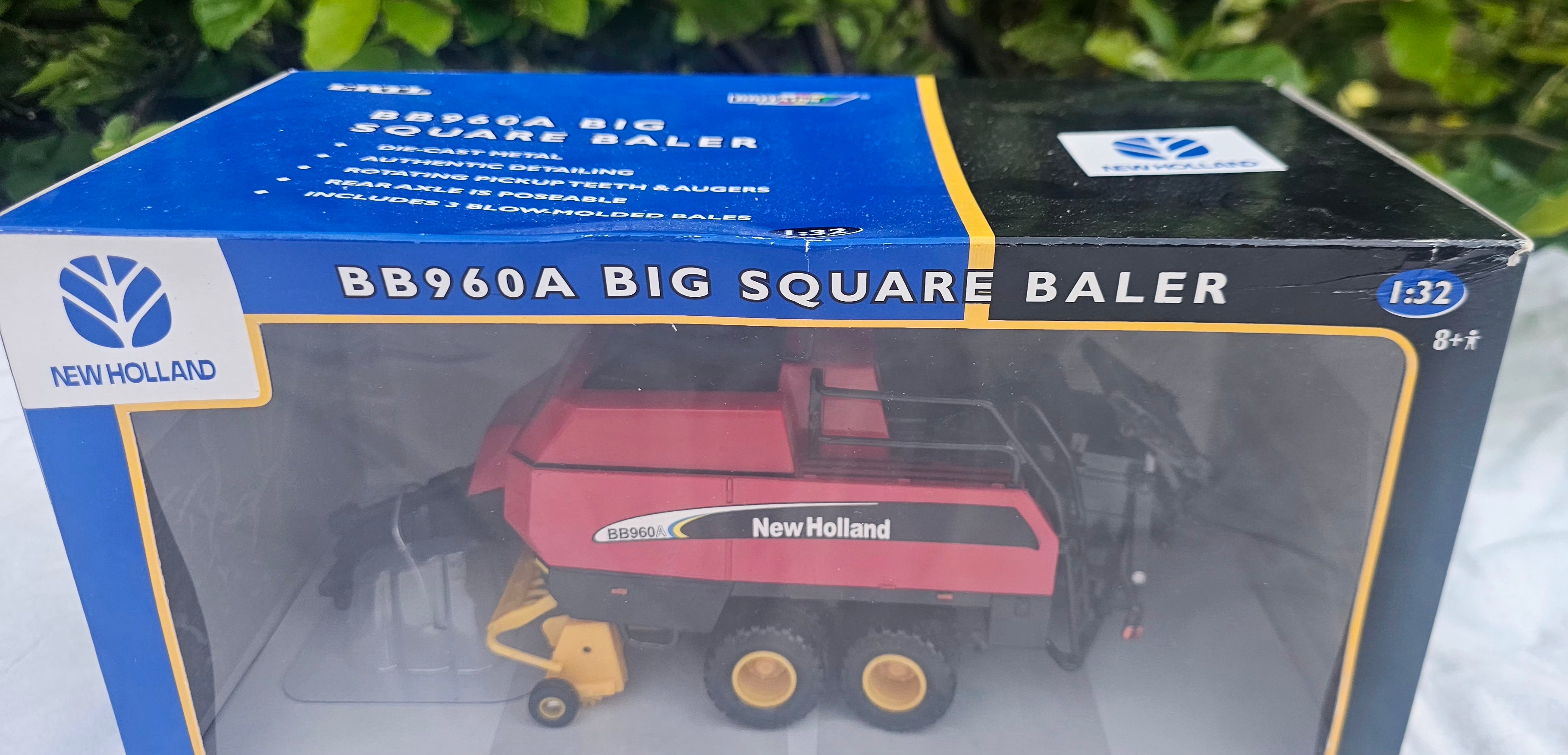 Britains New Holland Big Square Baler BB960A 13668 Dealer Box