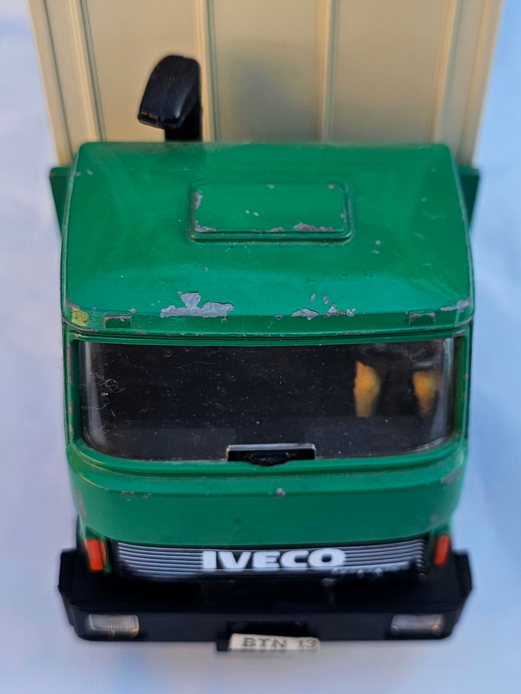 Britains Iveco Cattle Livestock Lorry Transporter Green