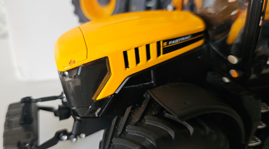 Wiking Fastrac JCB 8330