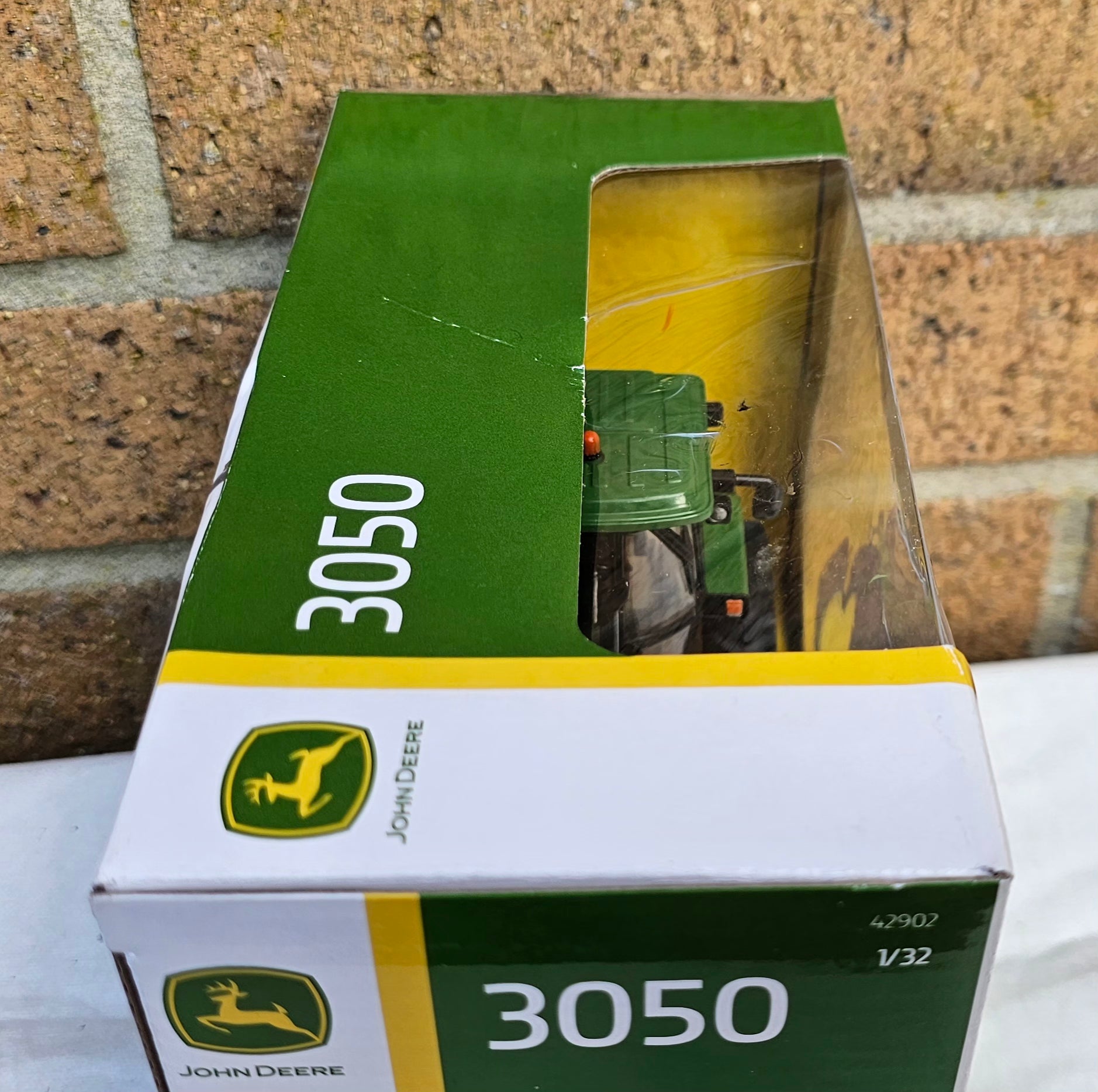 Britains John Deere 3050 Tractor 4WD 42902