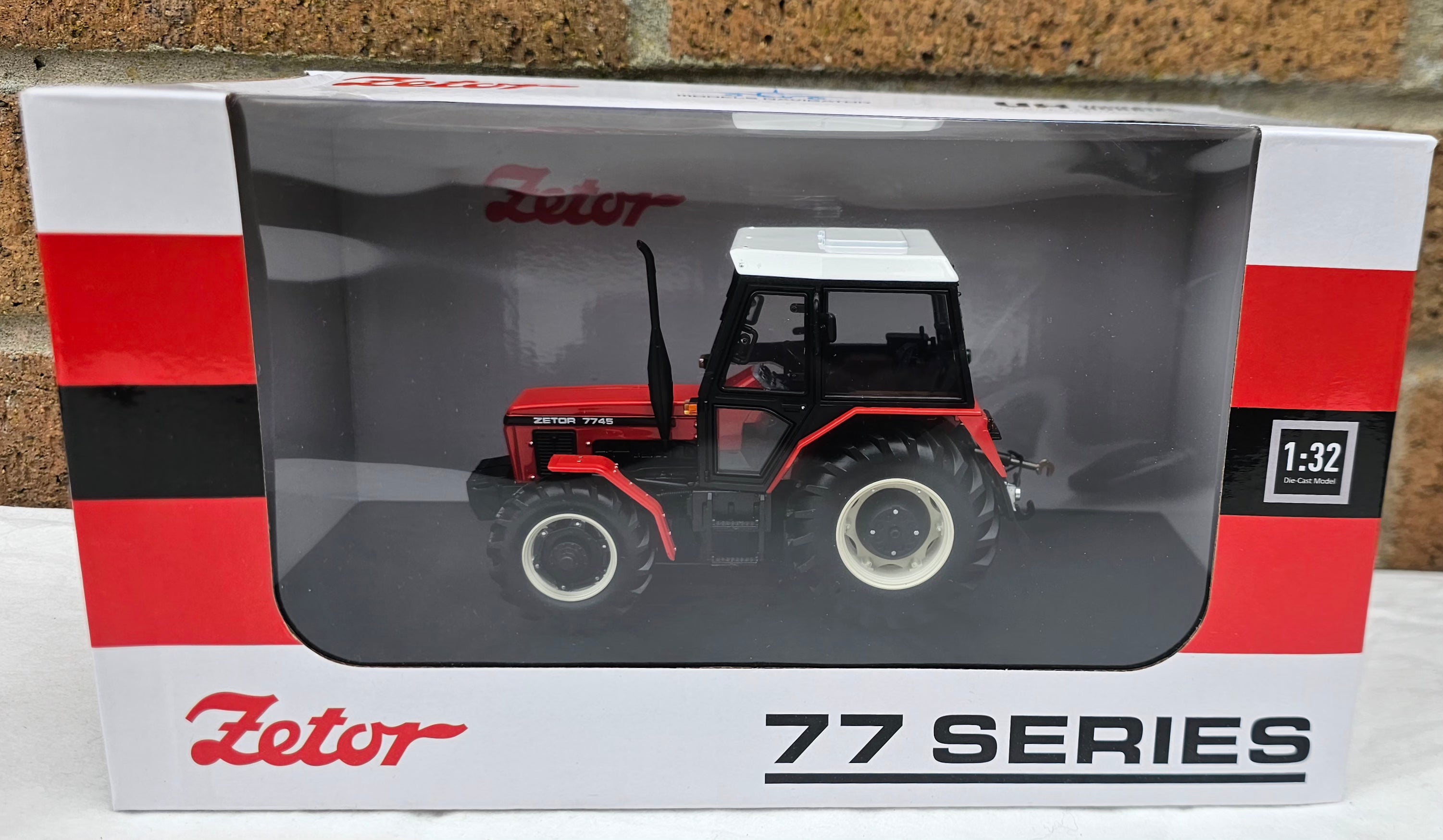 Universal Hobbies Zetor 7745 - 4WD Tractor UH6720