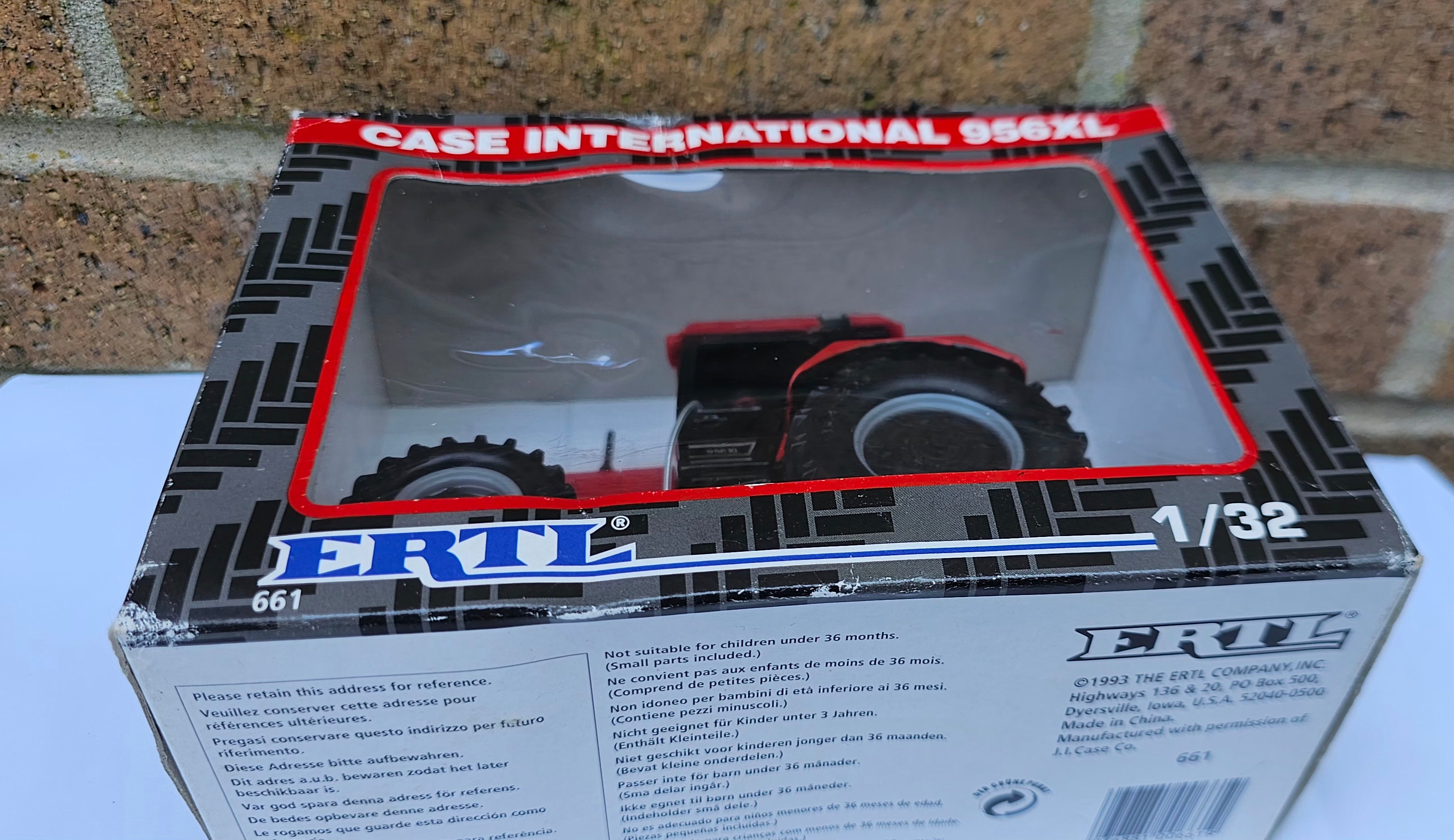 Ertl Case IH International 956XL Tractor
