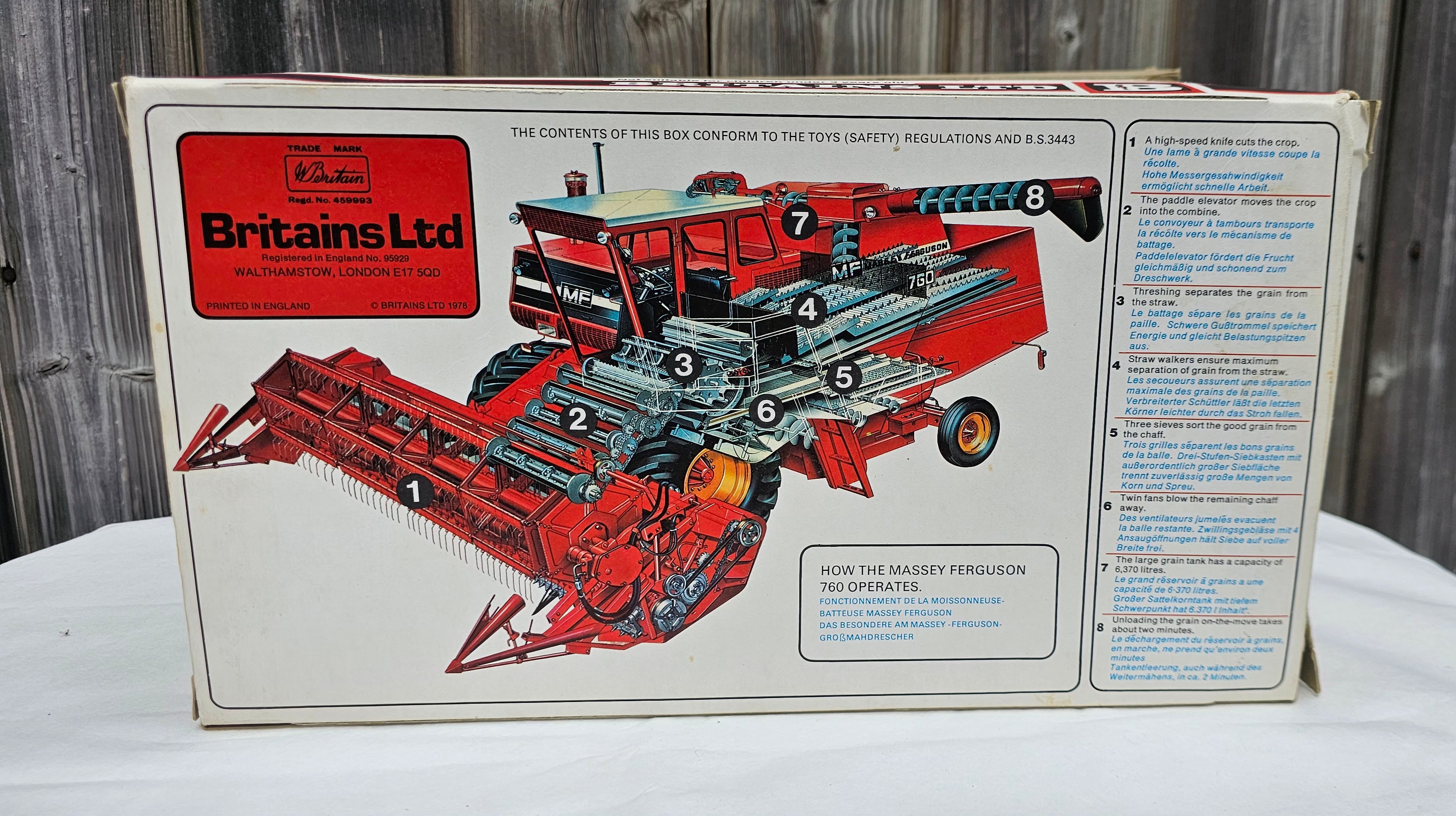 Britains MF Massey Ferguson 760 Combine Harvester 9570