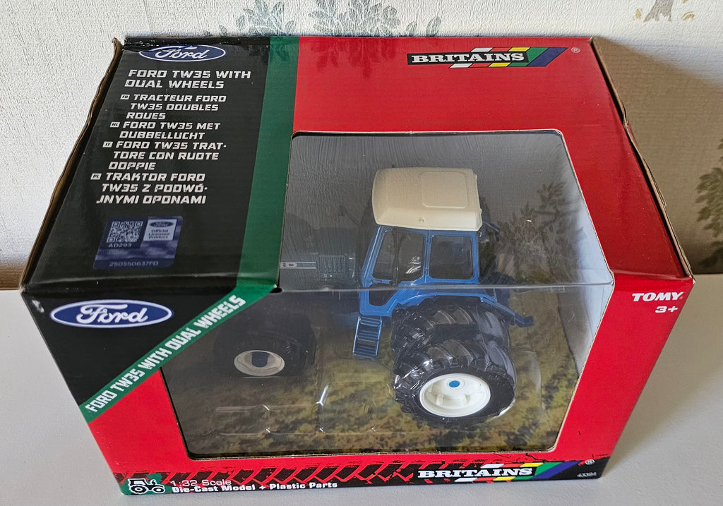 Britains Ford Tw35 Tractor Dual Wheels 43394