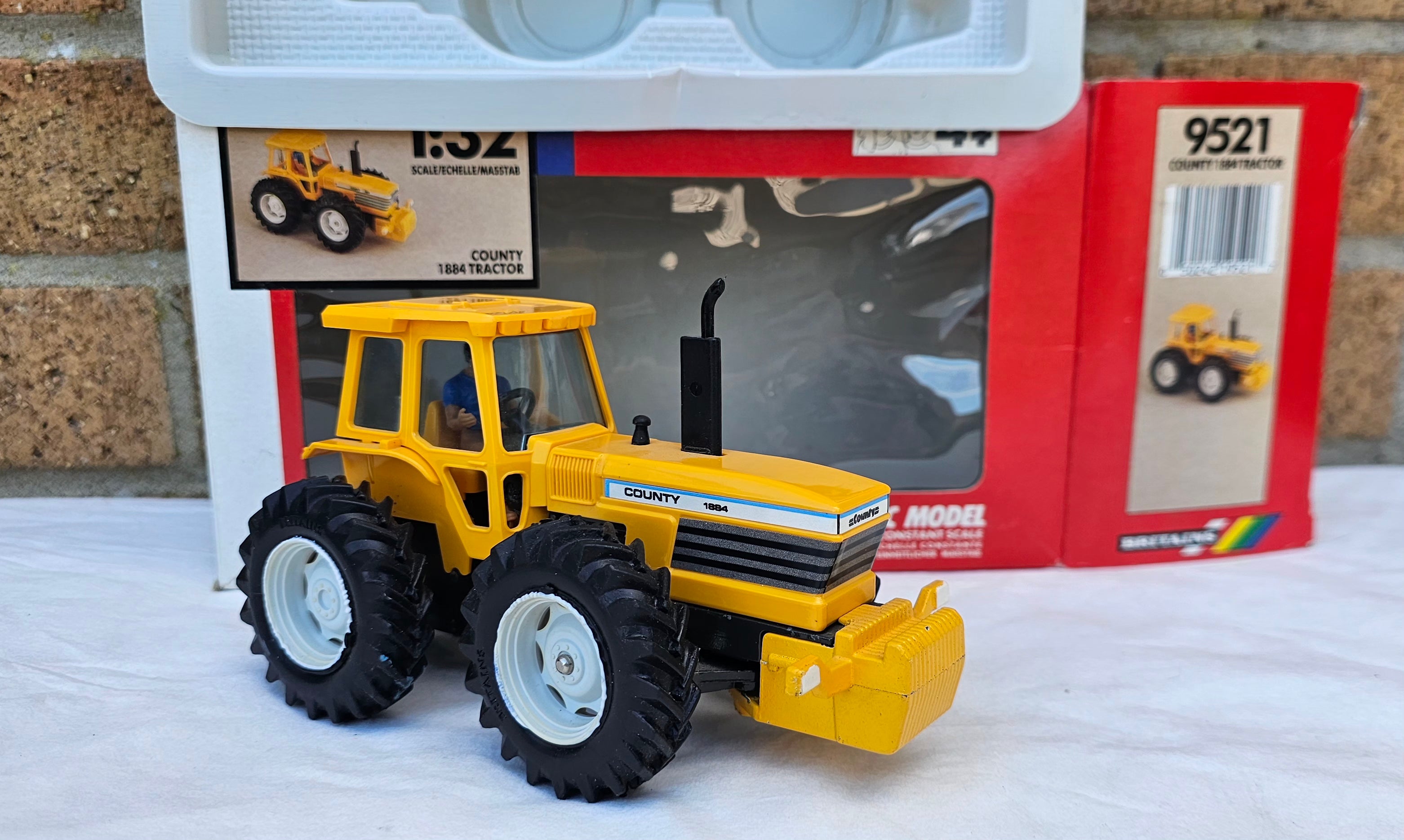 Britains County 1884 Tractor Yellow 9521