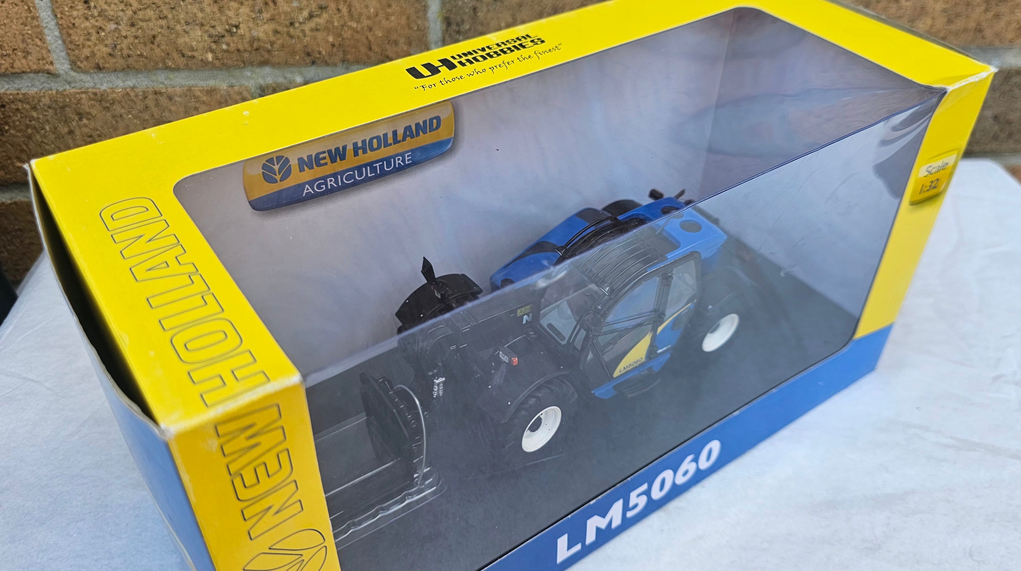 Universal Hobbies New Holland LM5060 Telehandler UH4009