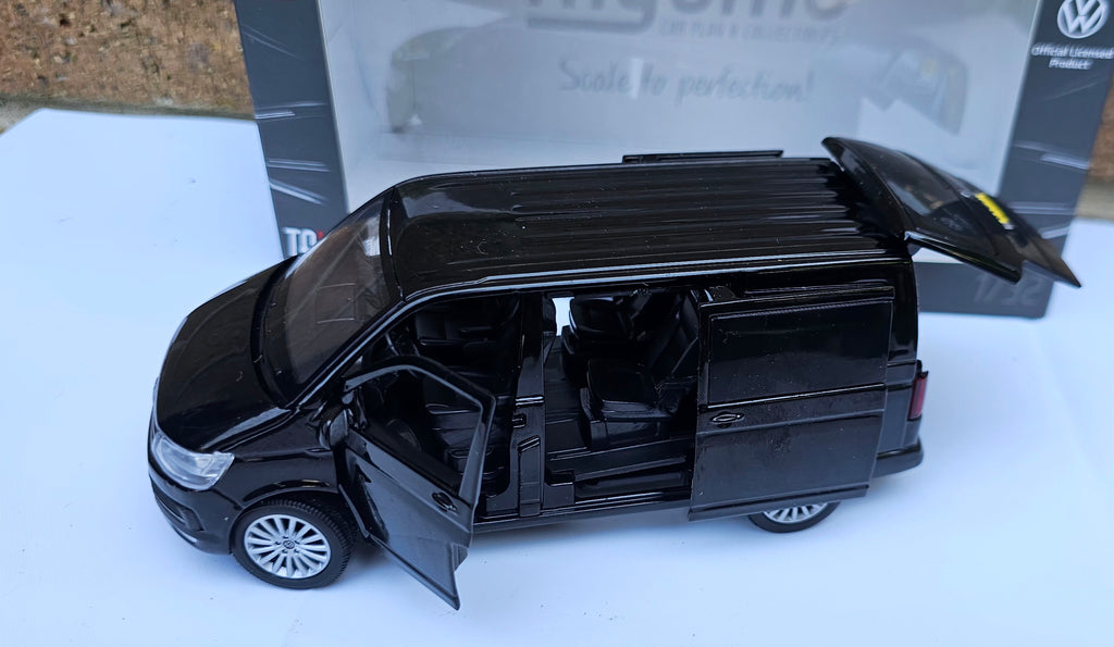 Tayumo 1/32 VW Transporter Van Diorama