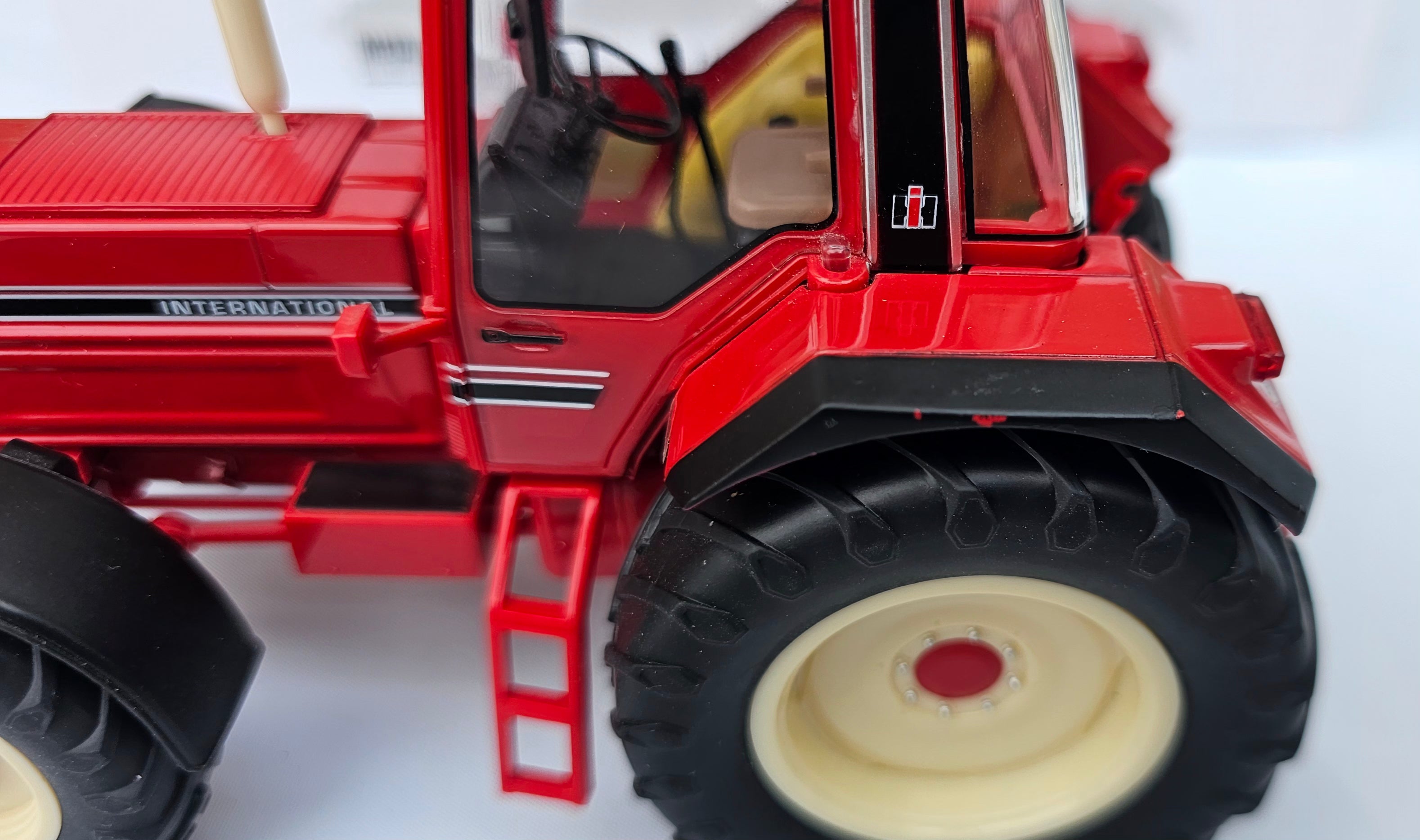 Wiking International IH 1455XL Tractor