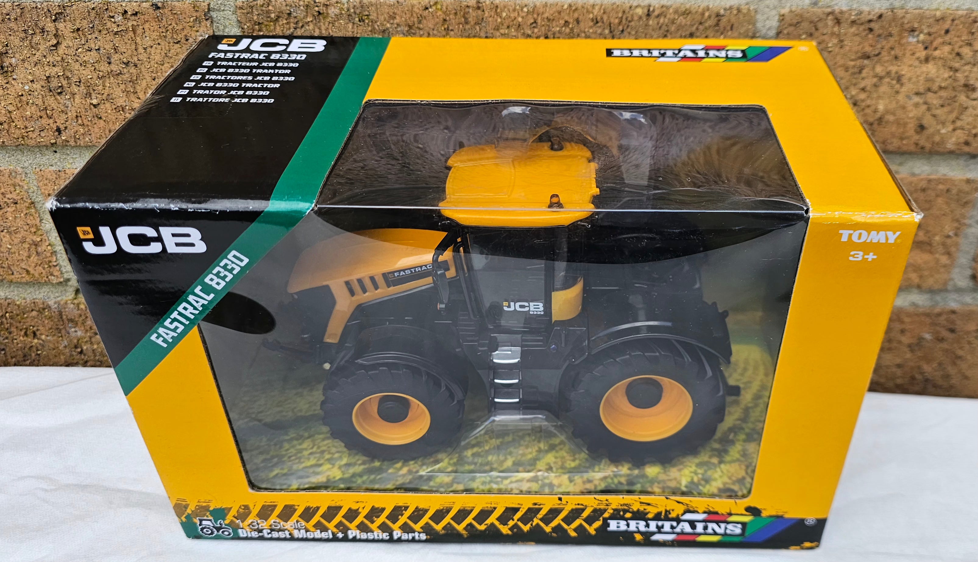 Britains JCB Fastrac 8330