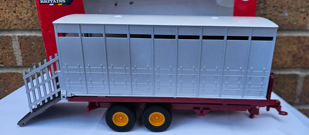 Britains Twin Axle Trailed Livestock Transporter