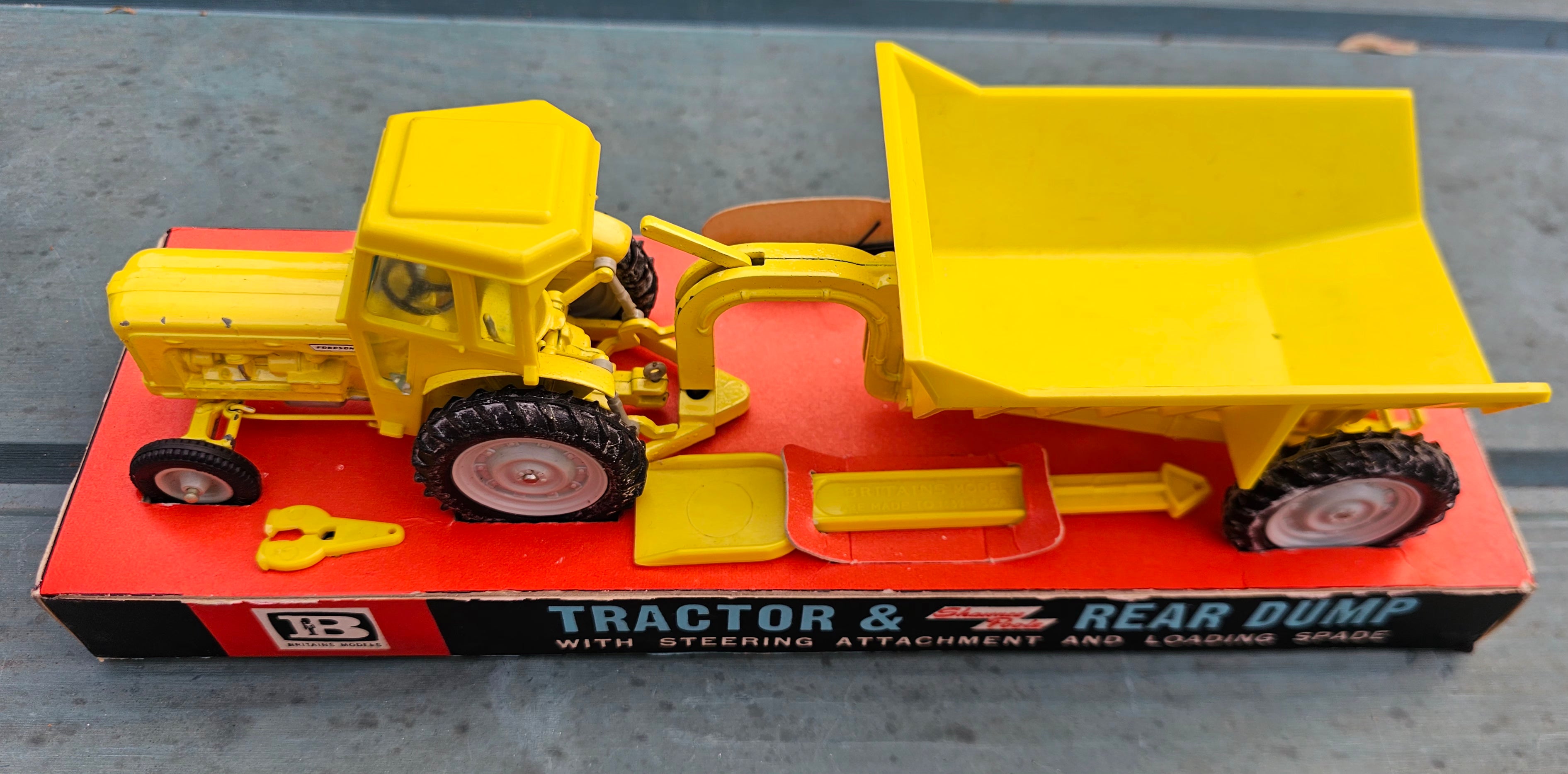 Britains Fordson Major Industrial Tractor And Shawnee Poole Rear Dump Trailer 9630
