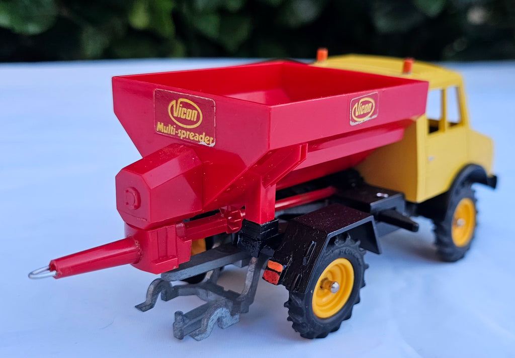 Britains Unimog & Vicon Spreader Conversion