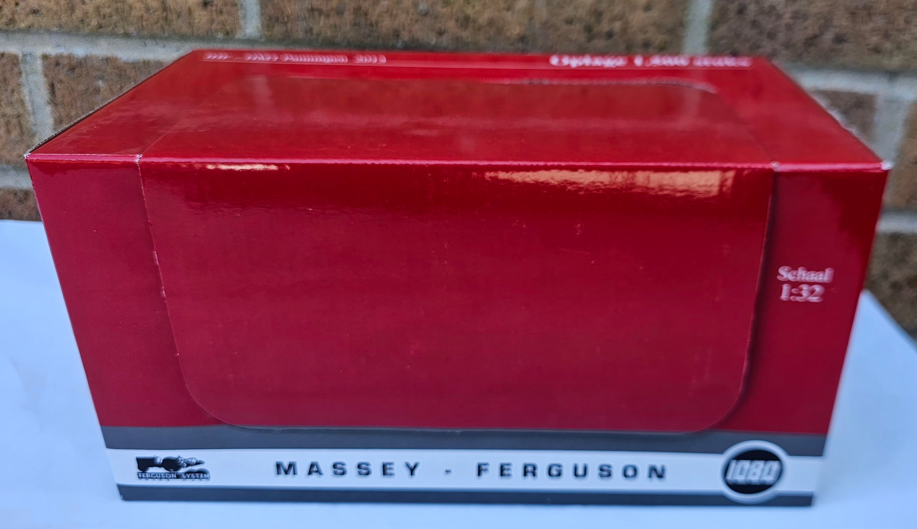 Universal Hobbies Massey Ferguson MF 1080 2WD HMT Panningen UH4219