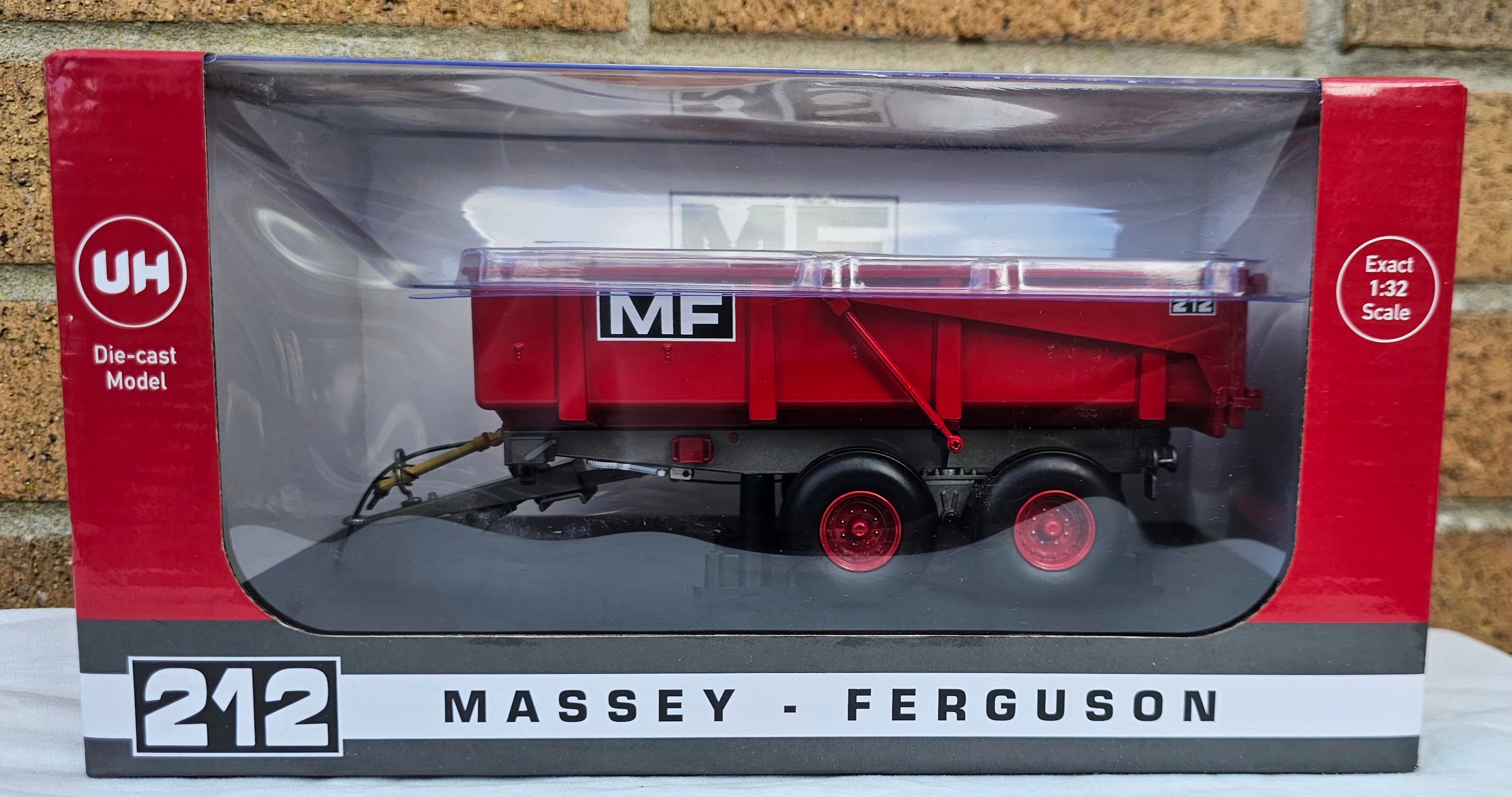Universal Hobbies Massey Ferguson MF 212 Trailer UH5353