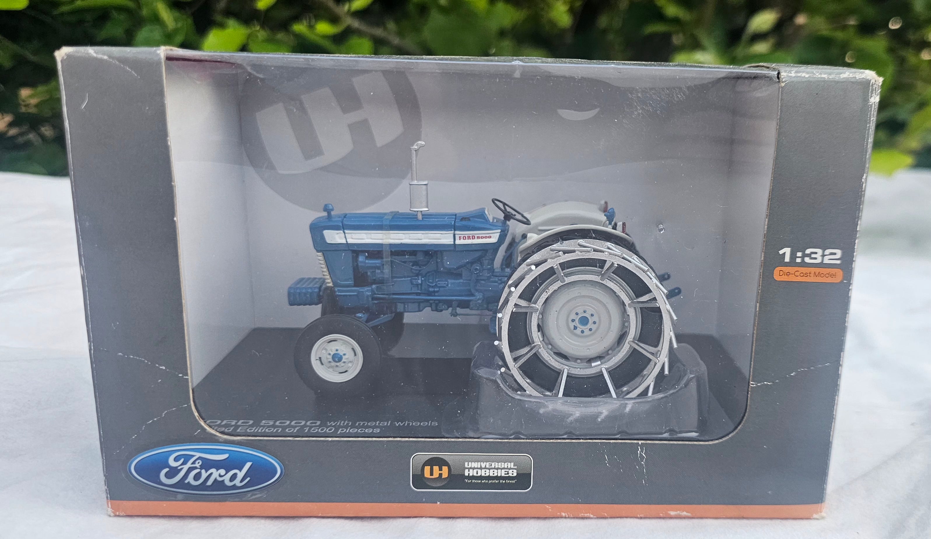 Universal Hobbies Ford 5000 Tractor With Metal Caged Wheels UH4879