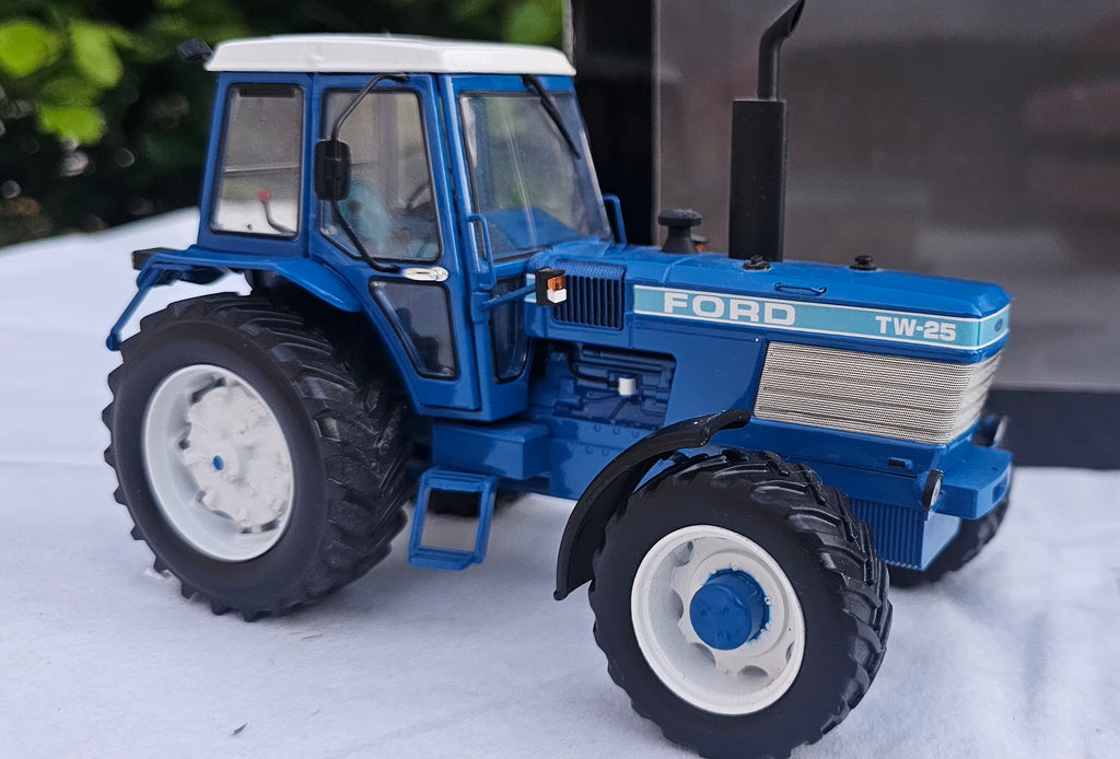 Marge Models Ford TW 25 Tractor Gen 1
